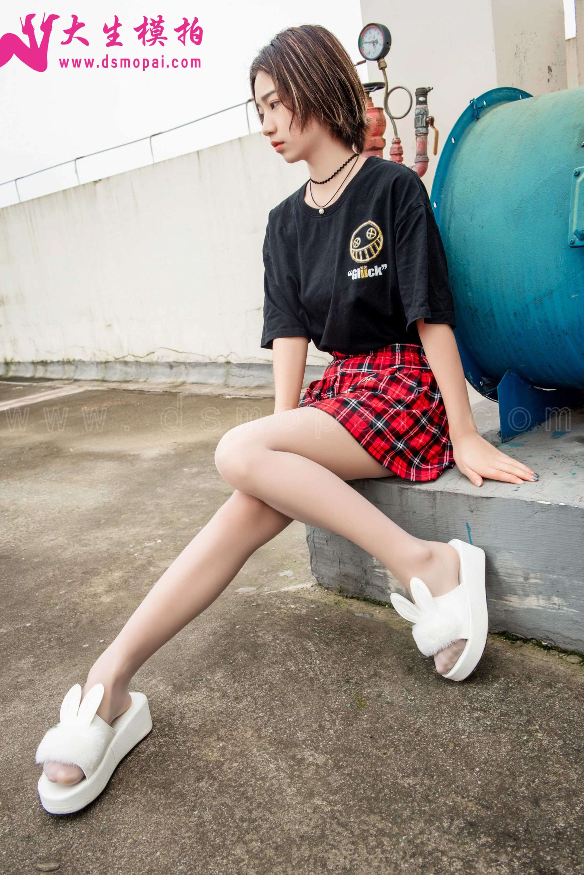 图片[6]-大生模拍 NO.211 小小天台美足 [49P1V614MB]-COS写真在线网