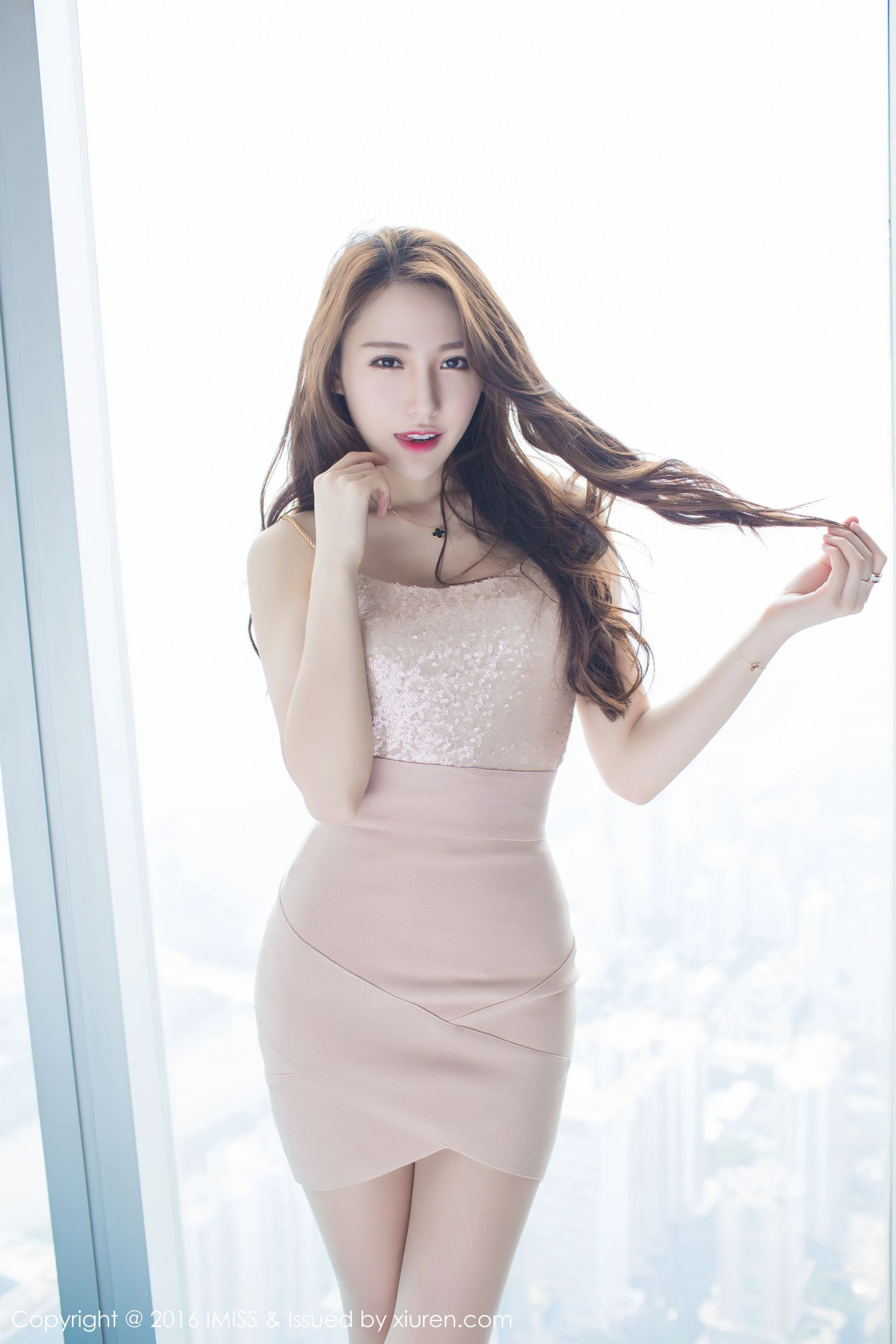 图片[2]-刘奕宁Lynn《美腿短裙+性感内衣》 爱蜜社IMiss Vol.088-COS写真在线网