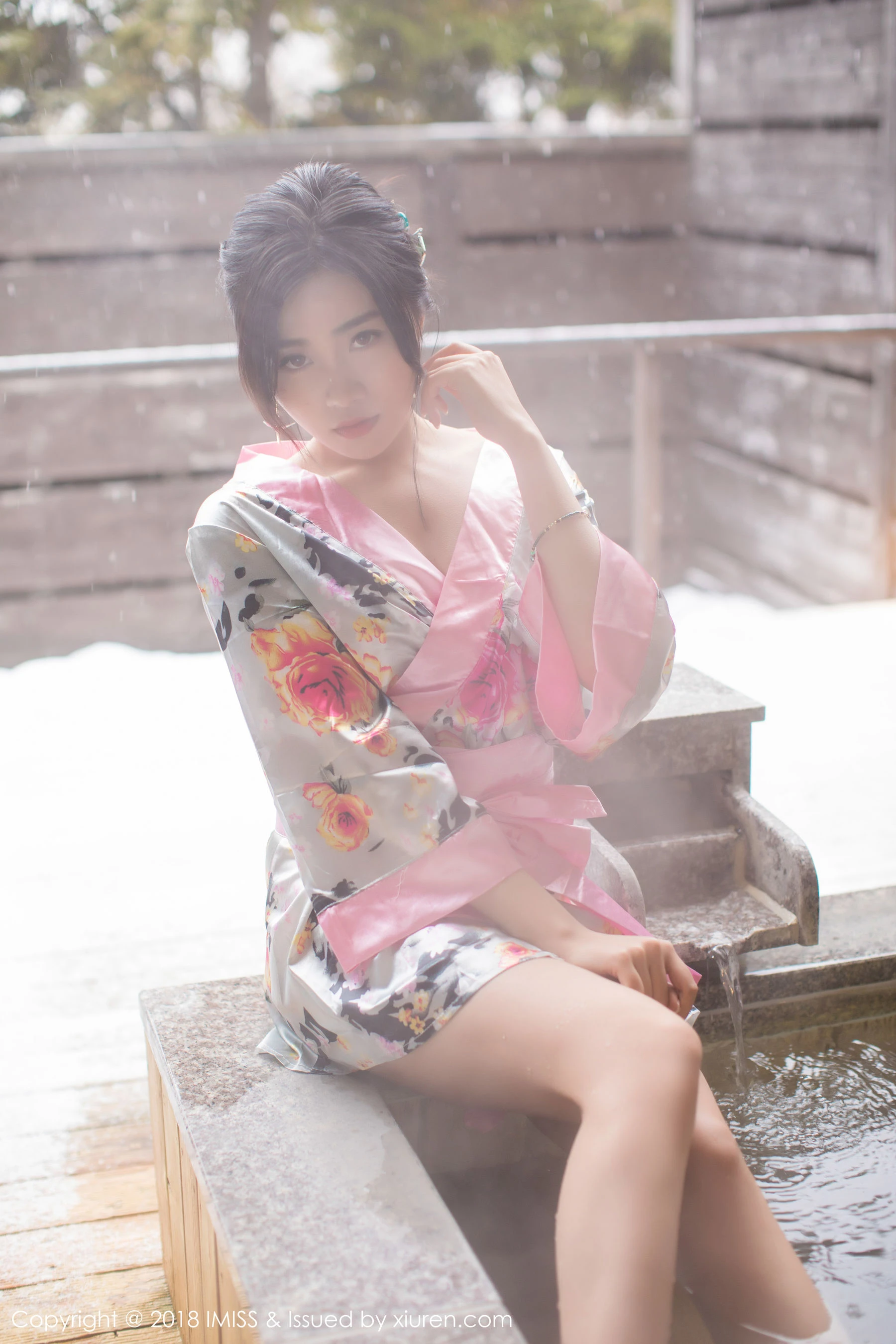 图片[2]-许诺Sabrina《浴池和服+蕾丝美腿》 爱蜜社IMiss Vol.221-COS写真在线网