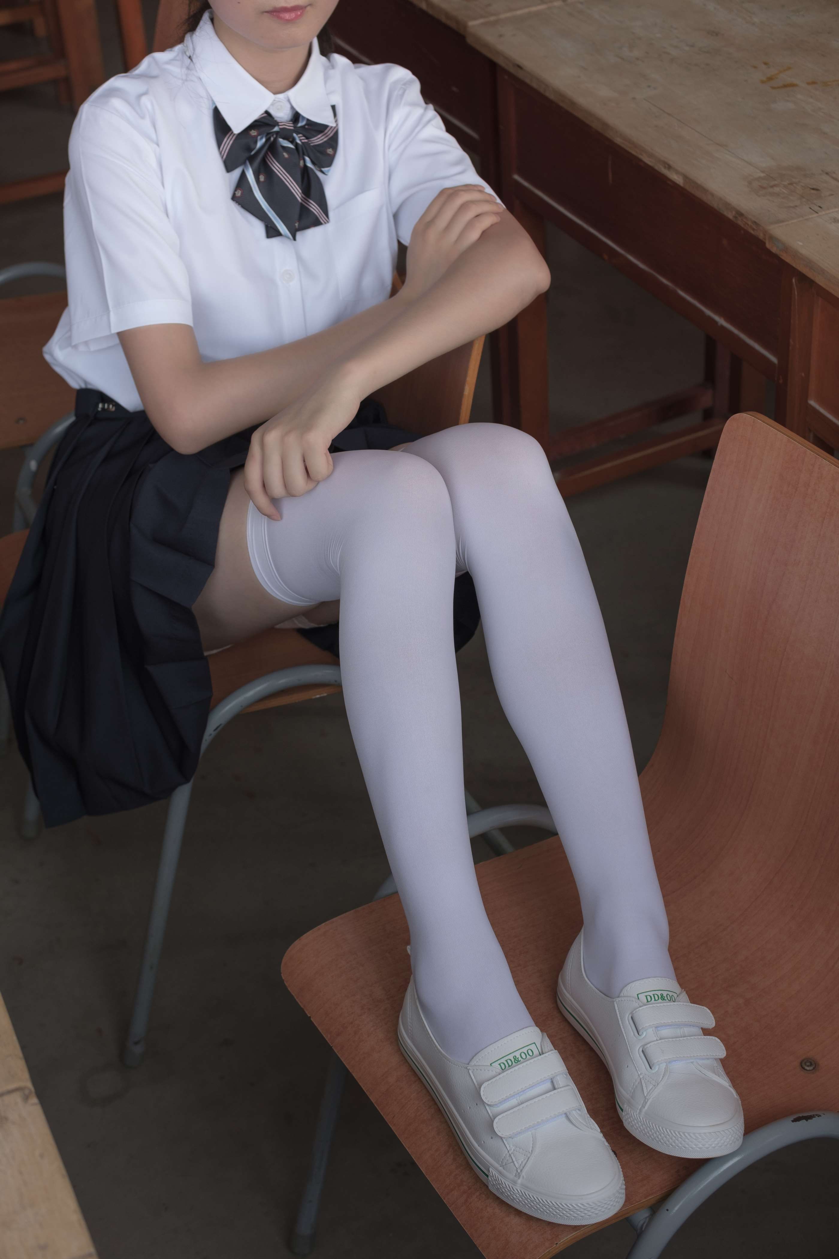 BETA-022 教室里的JK白丝少女 [66P-638MB] 插图2