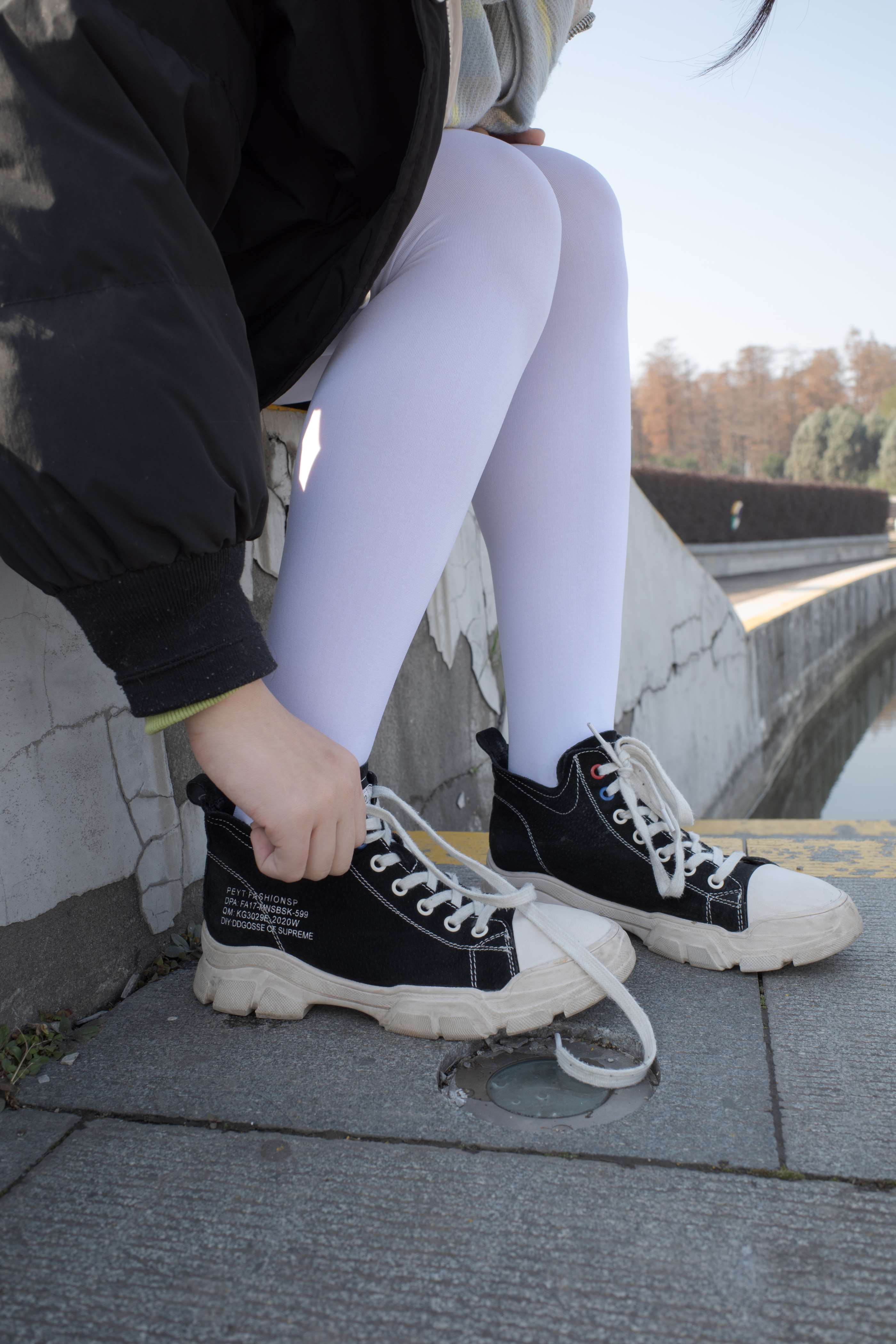 图片[3]-有料 NO.022 小茵 户外公园帆布鞋白丝 [84P／1.09G]-COS写真在线网