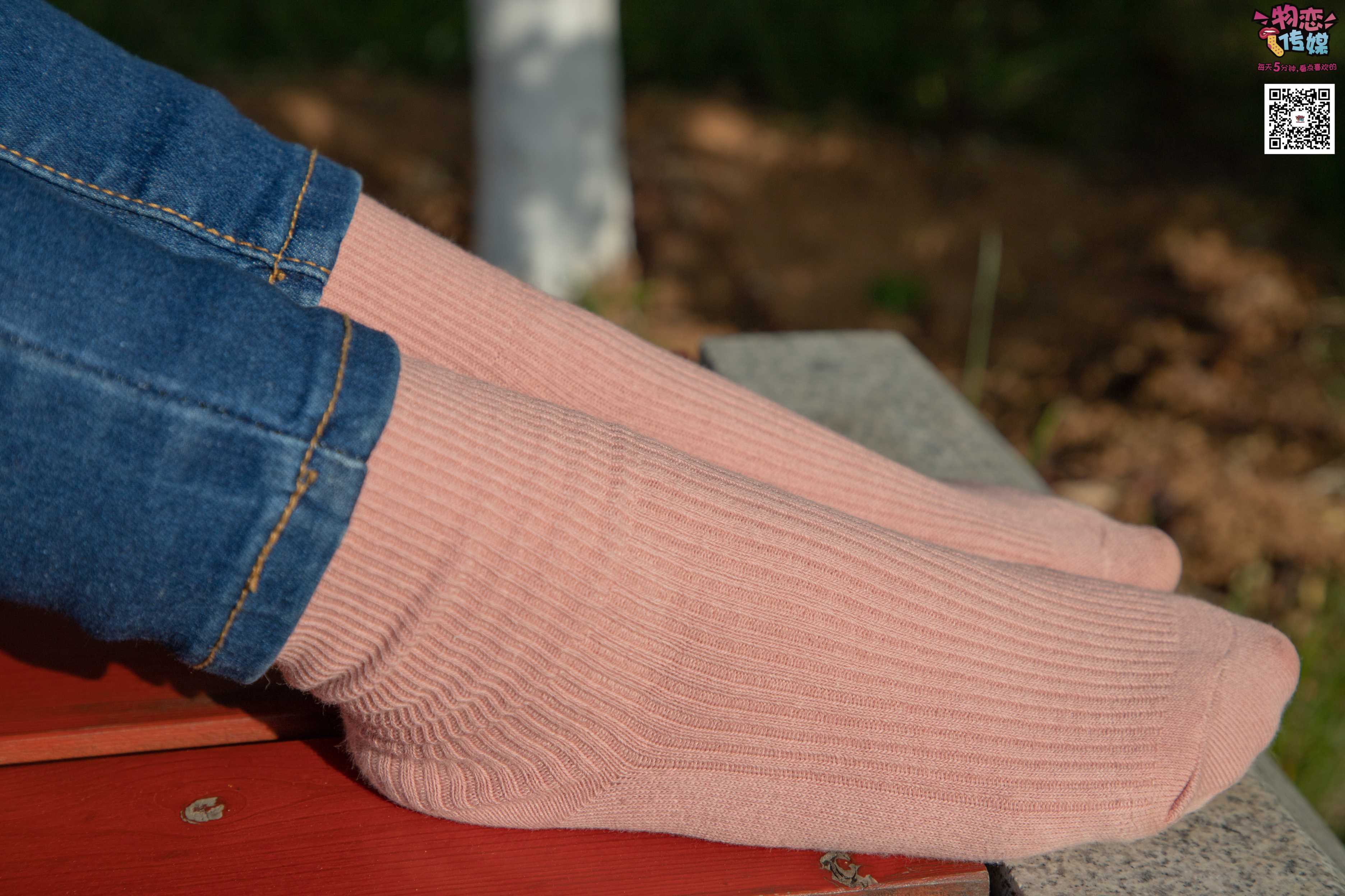 图片[5]-物恋传媒 No.012 娇小型小萝莉哦,猜猜我多大呢,小白板鞋搭配粉色棉袜  [124P+861MB]-COS写真在线网