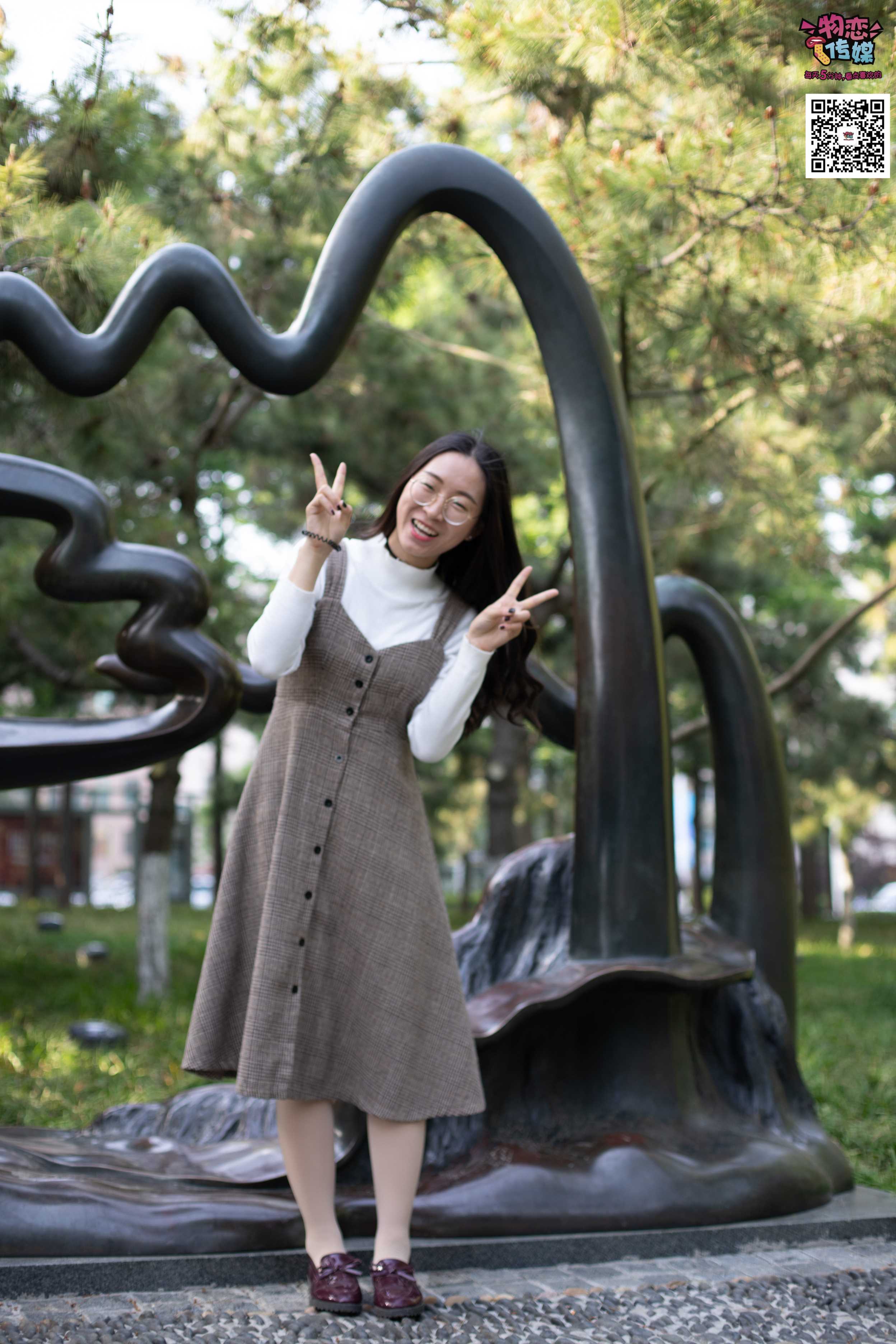 图片[2]-物恋传媒 No.015 书香气质女生，搭配白棉袜  [192P1.46GB]-COS写真在线网