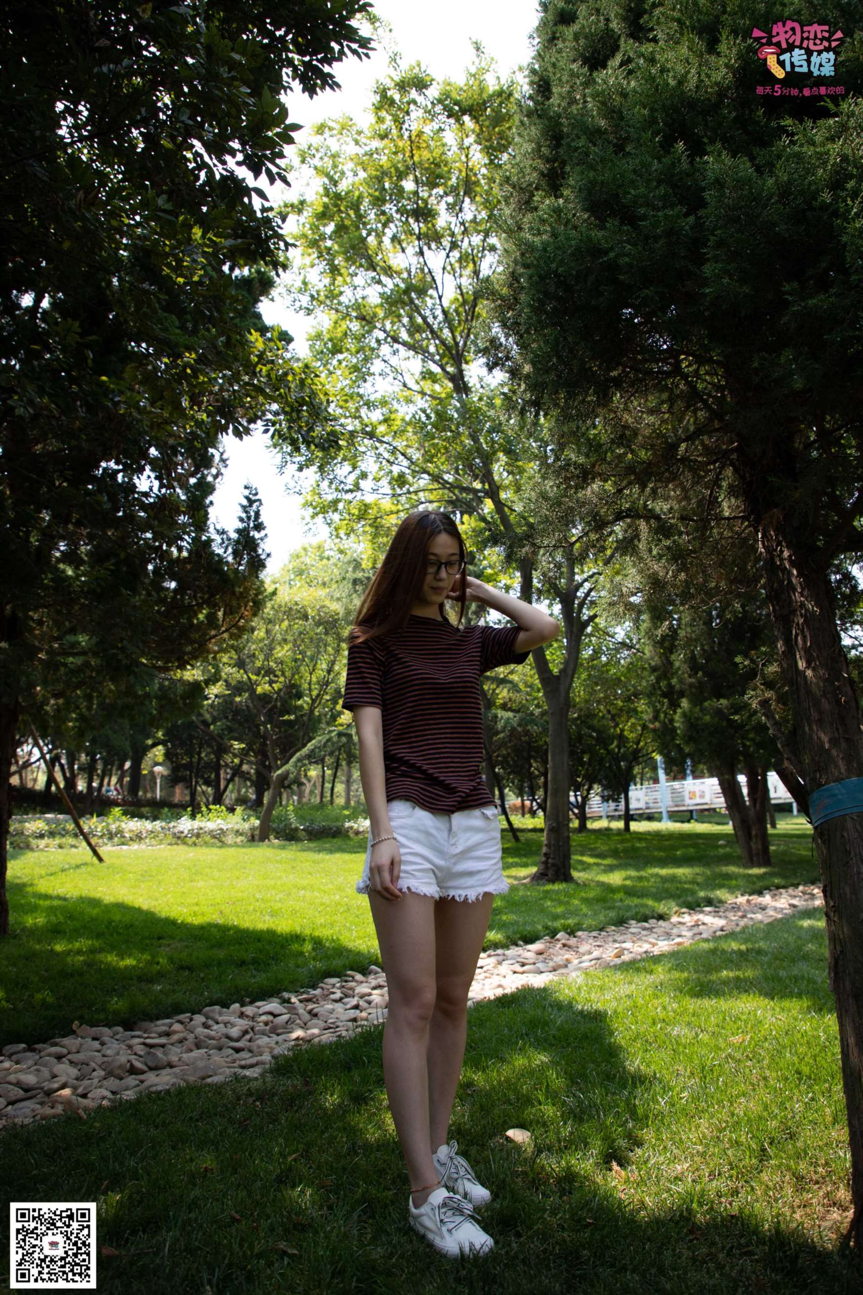 图片[2]-物恋传媒 No.023 腿长即正义！清纯长腿小姐姐帆布鞋配短棉袜  [235P2.68GB]-COS写真在线网