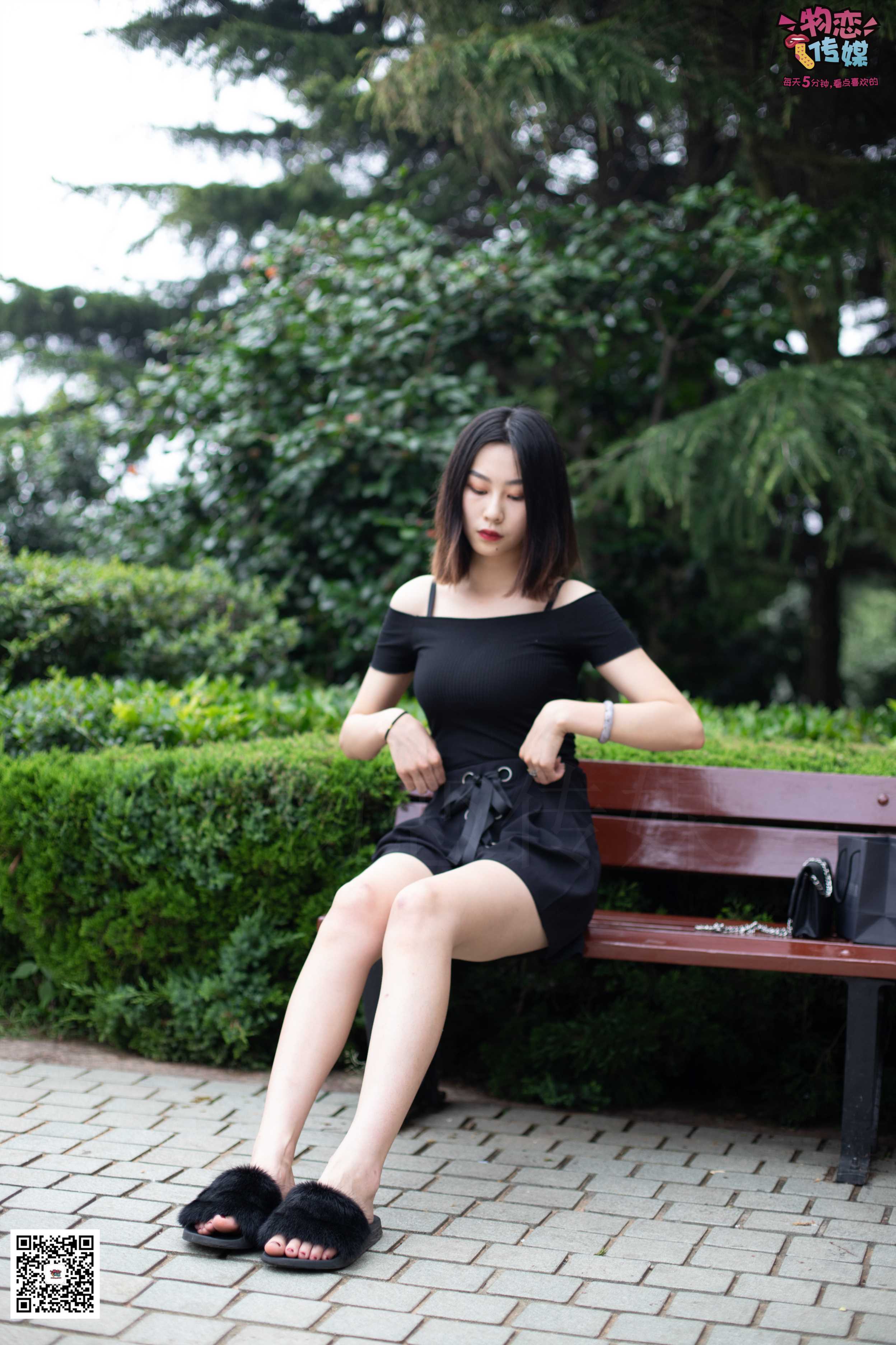 图片[2]-物恋传媒 No.030 剑眉星目,烈焰红唇,御姐范美女与可爱棉袜  [189P1.92GB]-COS写真在线网