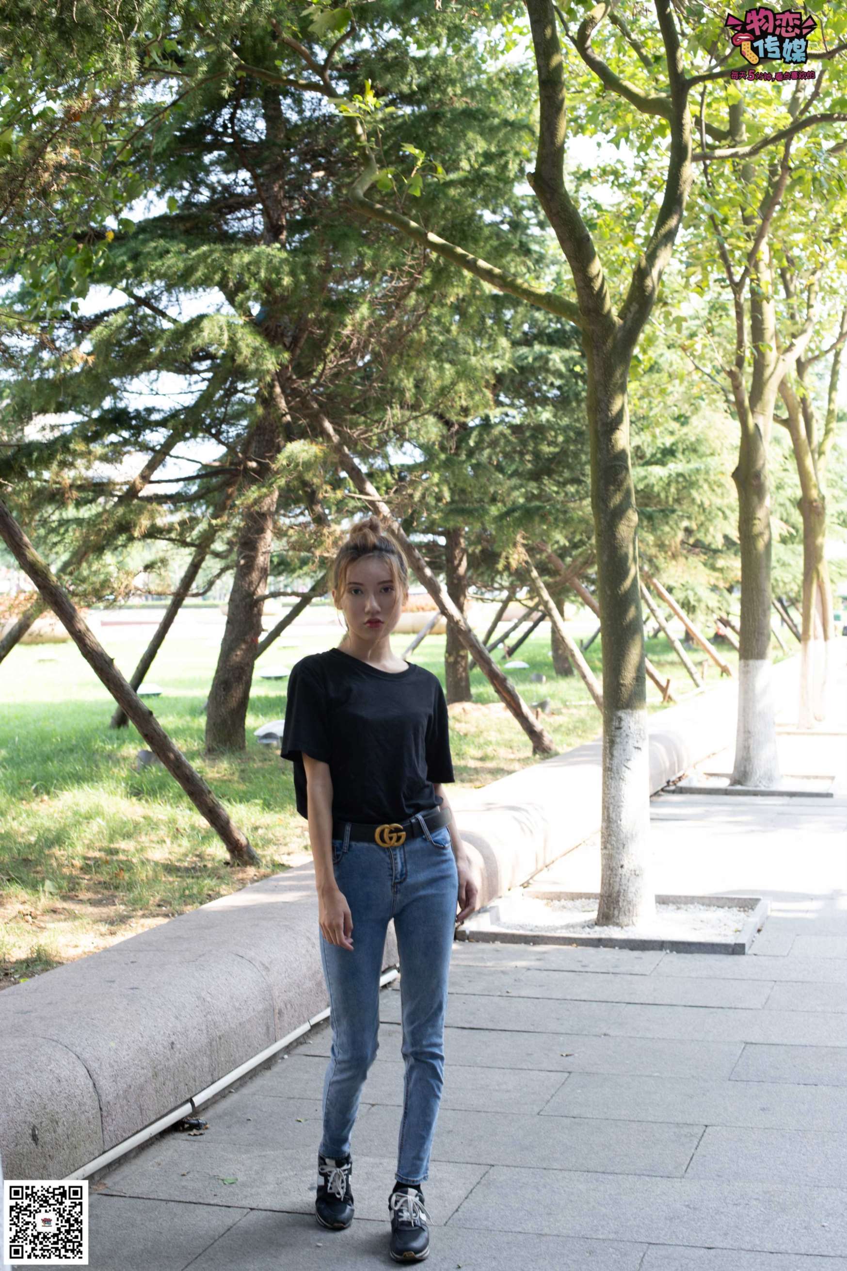 图片[5]-物恋传媒 No.047 丸子头的大眼妹,H体恤搭配经典牛仔裤  [105P896MB]-COS写真在线网