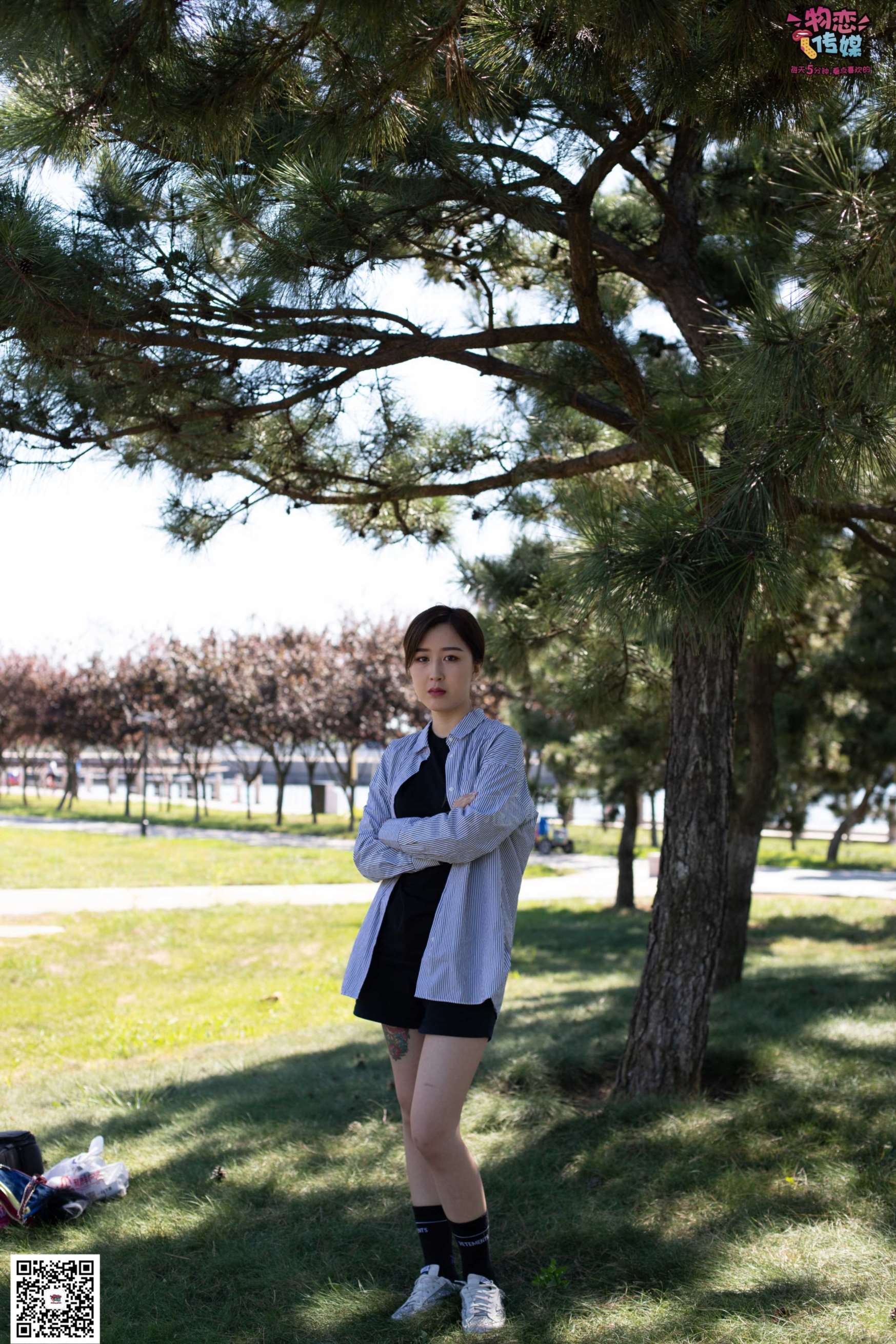 图片[3]-物恋传媒 No.056 眼神犀利,表情高冷小姐姐的深蓝色棉袜  [160P1.35GB]-COS写真在线网