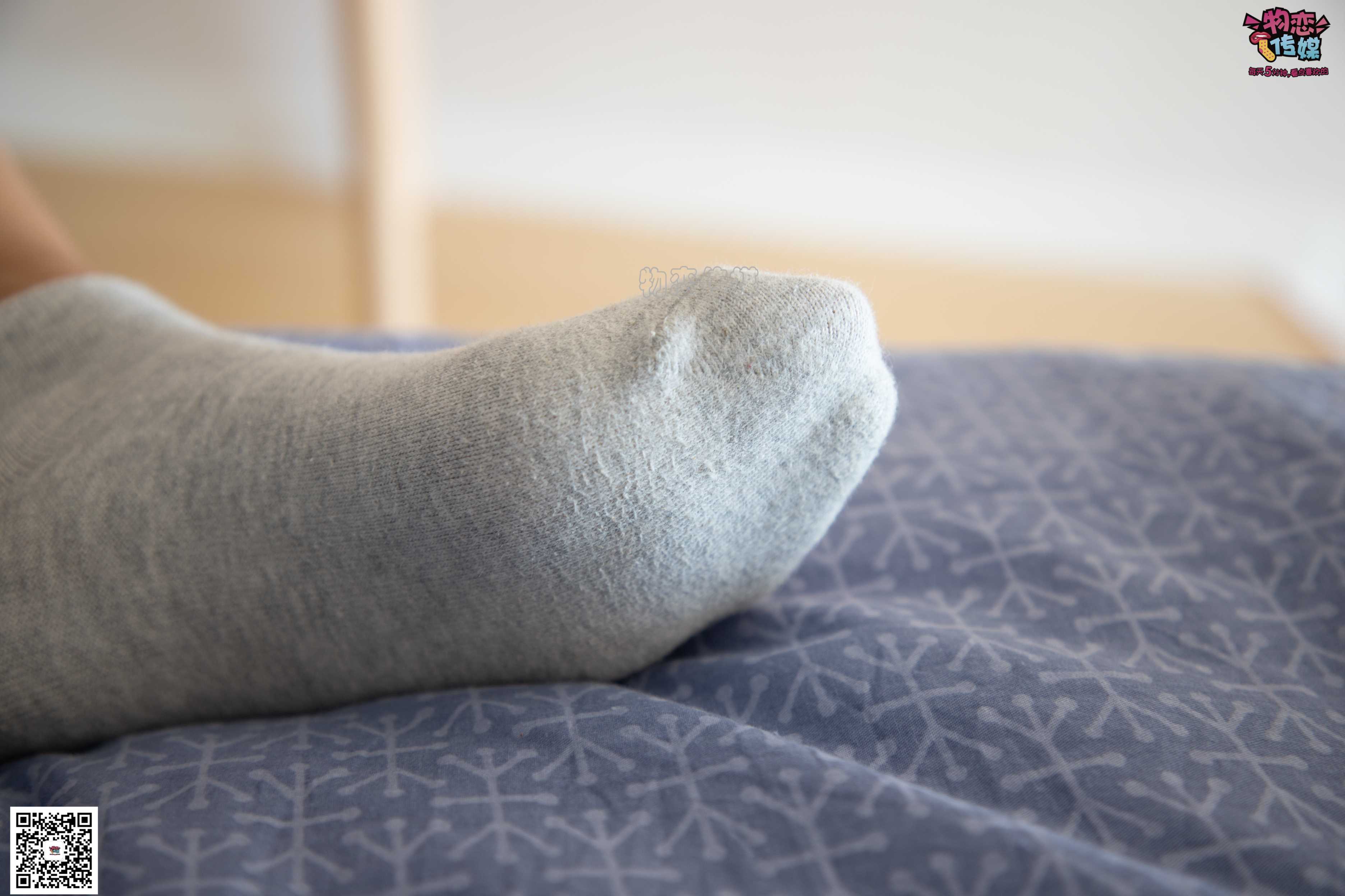 图片[4]-物恋传媒 No.063 深秋蜜糖，甜甜甜美~小白跑鞋配灰色棉袜  [158P926MB]-COS写真在线网