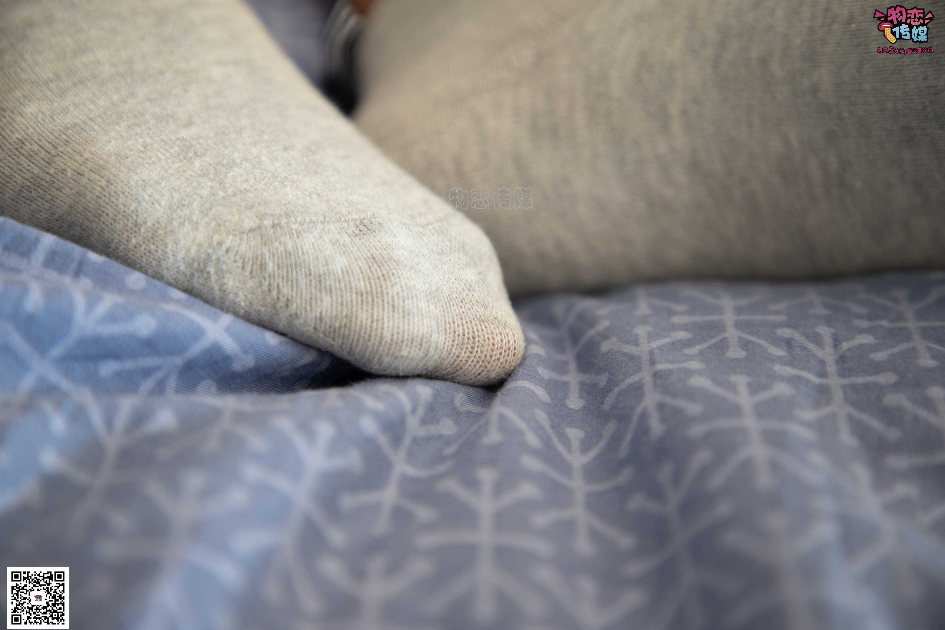 图片[5]-物恋传媒 No.063 深秋蜜糖，甜甜甜美~小白跑鞋配灰色棉袜  [158P926MB]-COS写真在线网