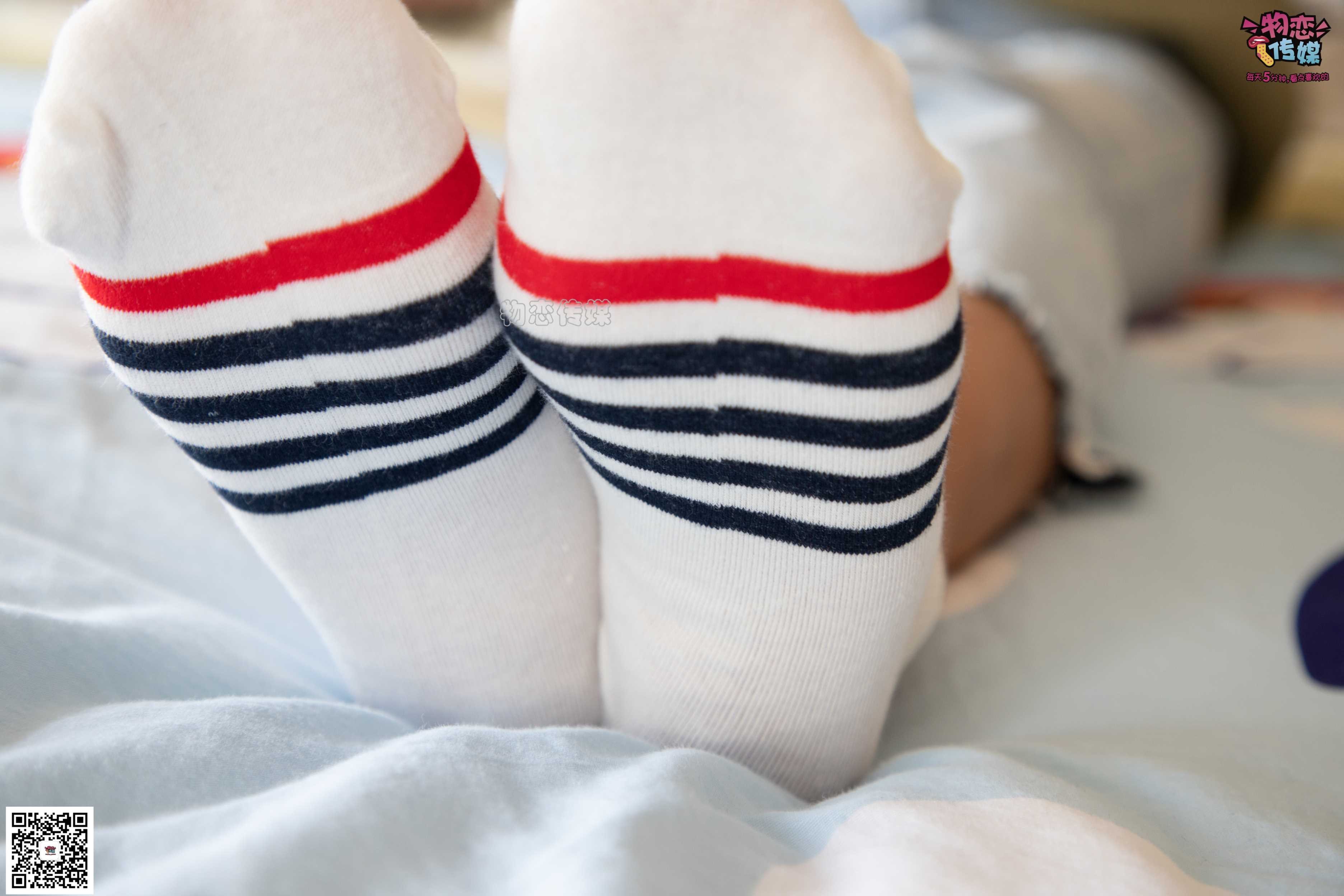 图片[3]-物恋传媒 No.067 锁骨的秘密。白色板鞋配白色横纹棉袜  [189P1.14GB]-COS写真在线网