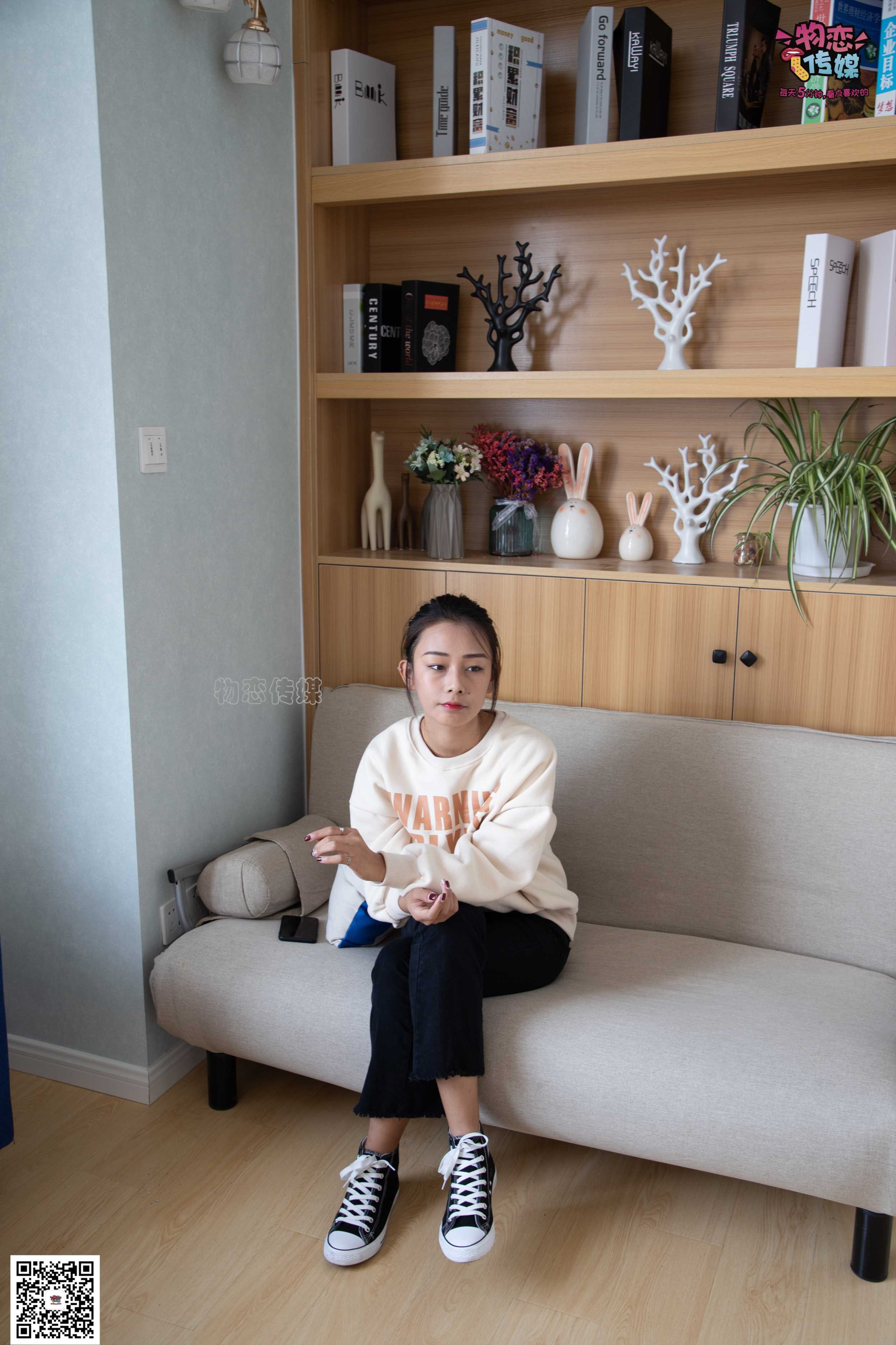 图片[2]-物恋传媒 No.075 岚岚-语笑嫣然，隔壁班女同学感觉。  [160P1.03GB]-COS写真在线网