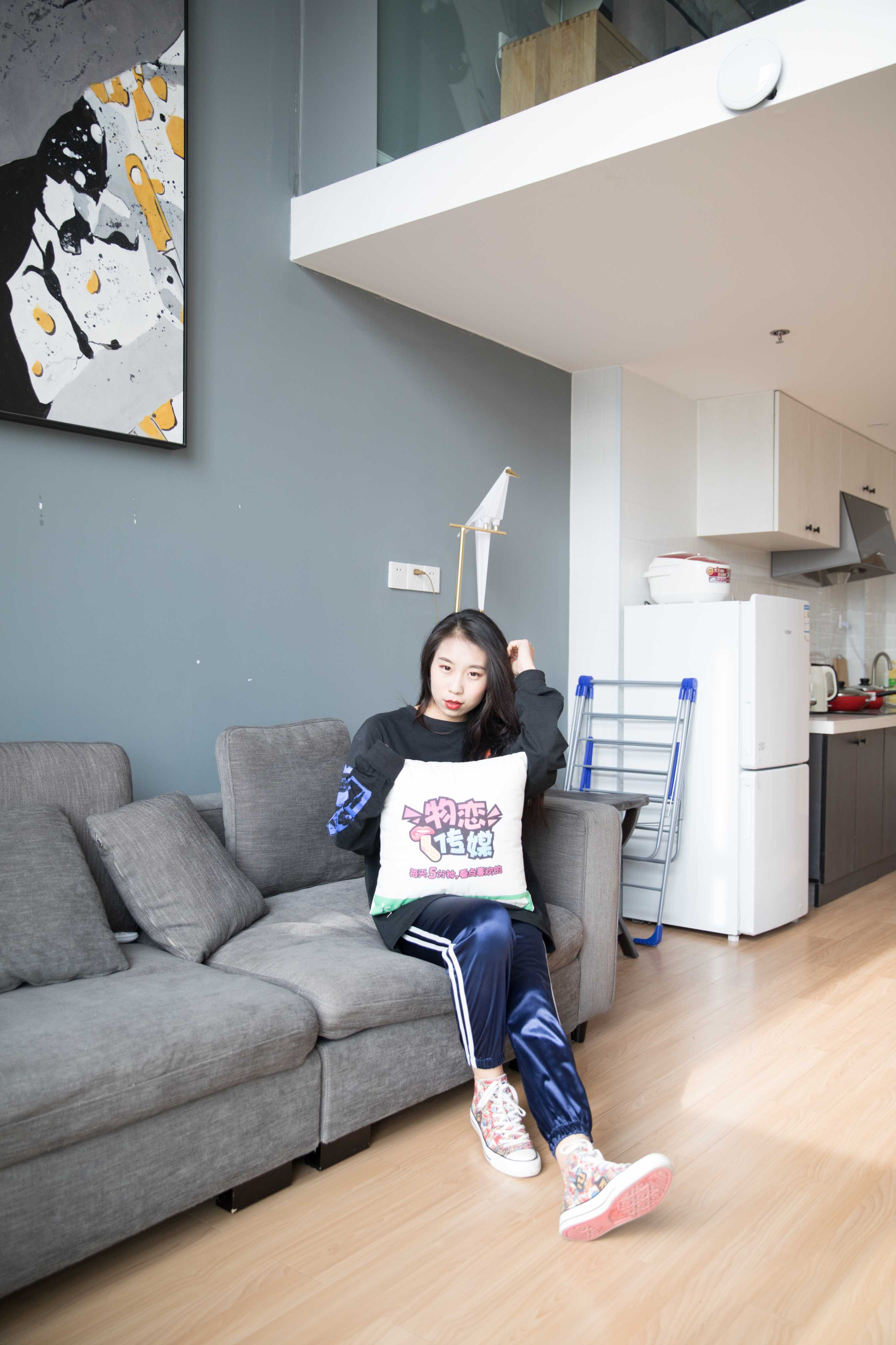 图片[2]-物恋传媒 No.130 璐璐-花团锦簇帆布鞋之美  [177P3.29GB]-COS写真在线网