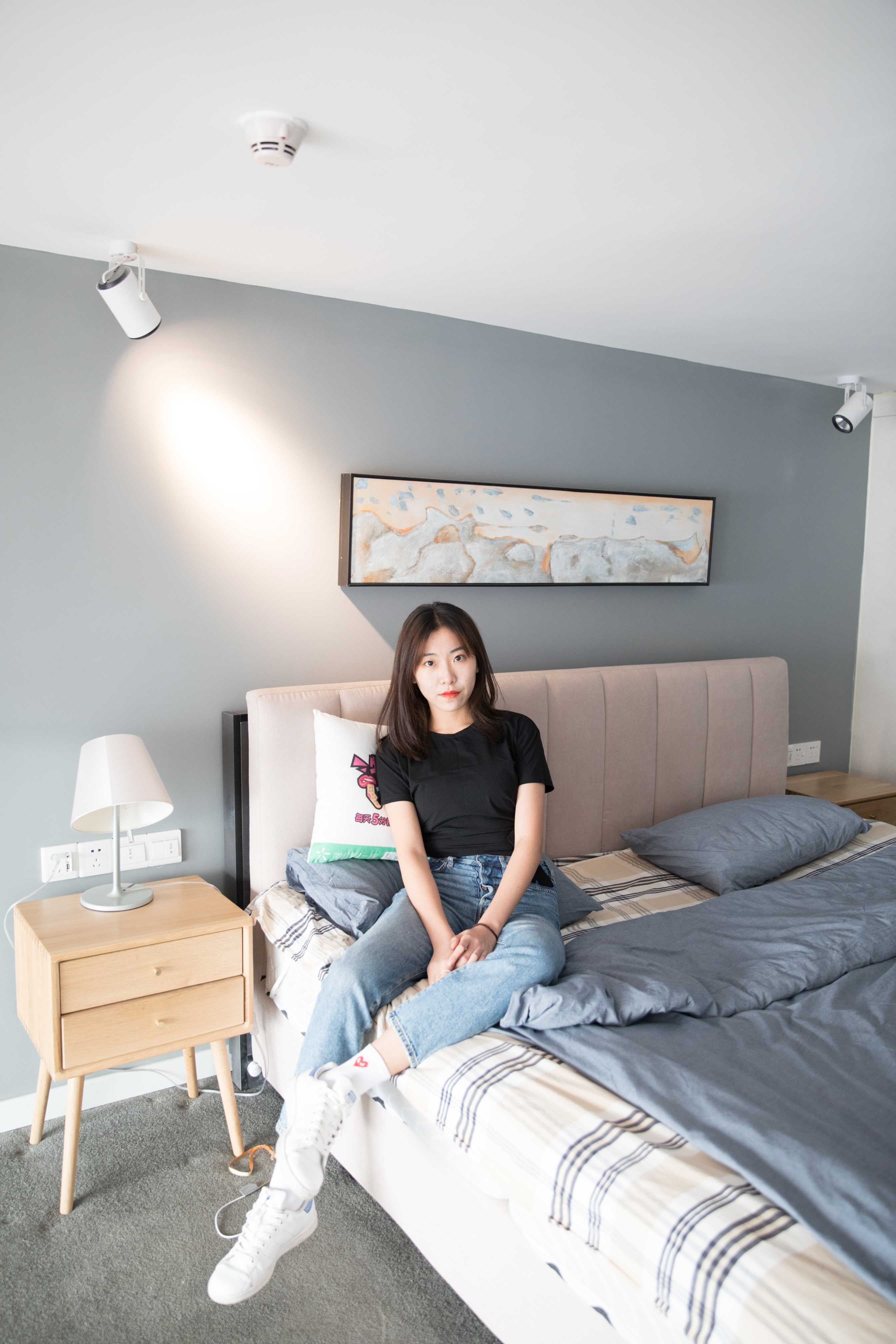 图片[2]-物恋传媒 No.132 Elise-床边的白色板鞋搭配白色棉袜与灰色棉袜  [147P3.05GB]-COS写真在线网