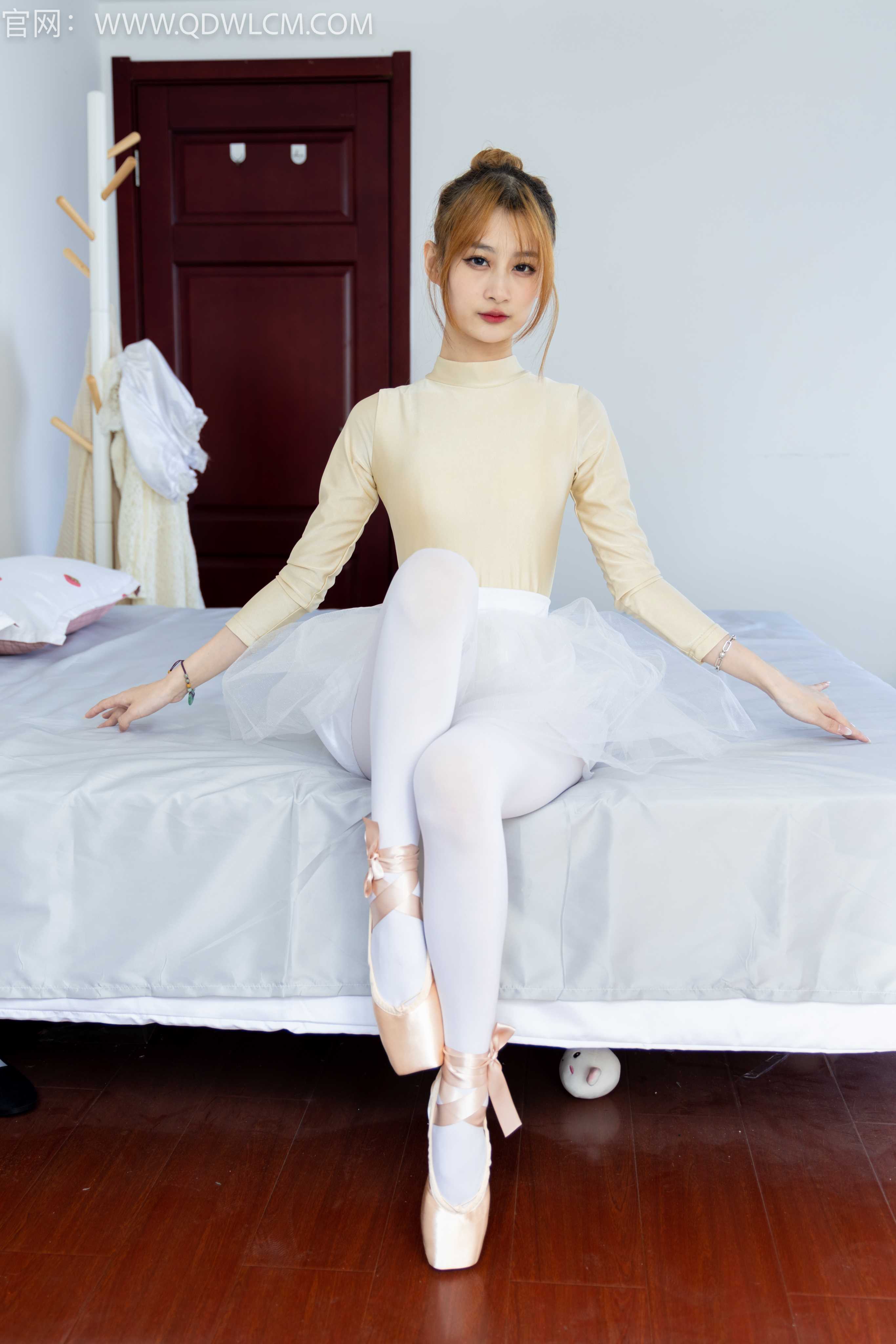 物恋传媒 NO.1387 卿卿-流光一瞬 [158P1V-3.99G] 插图3