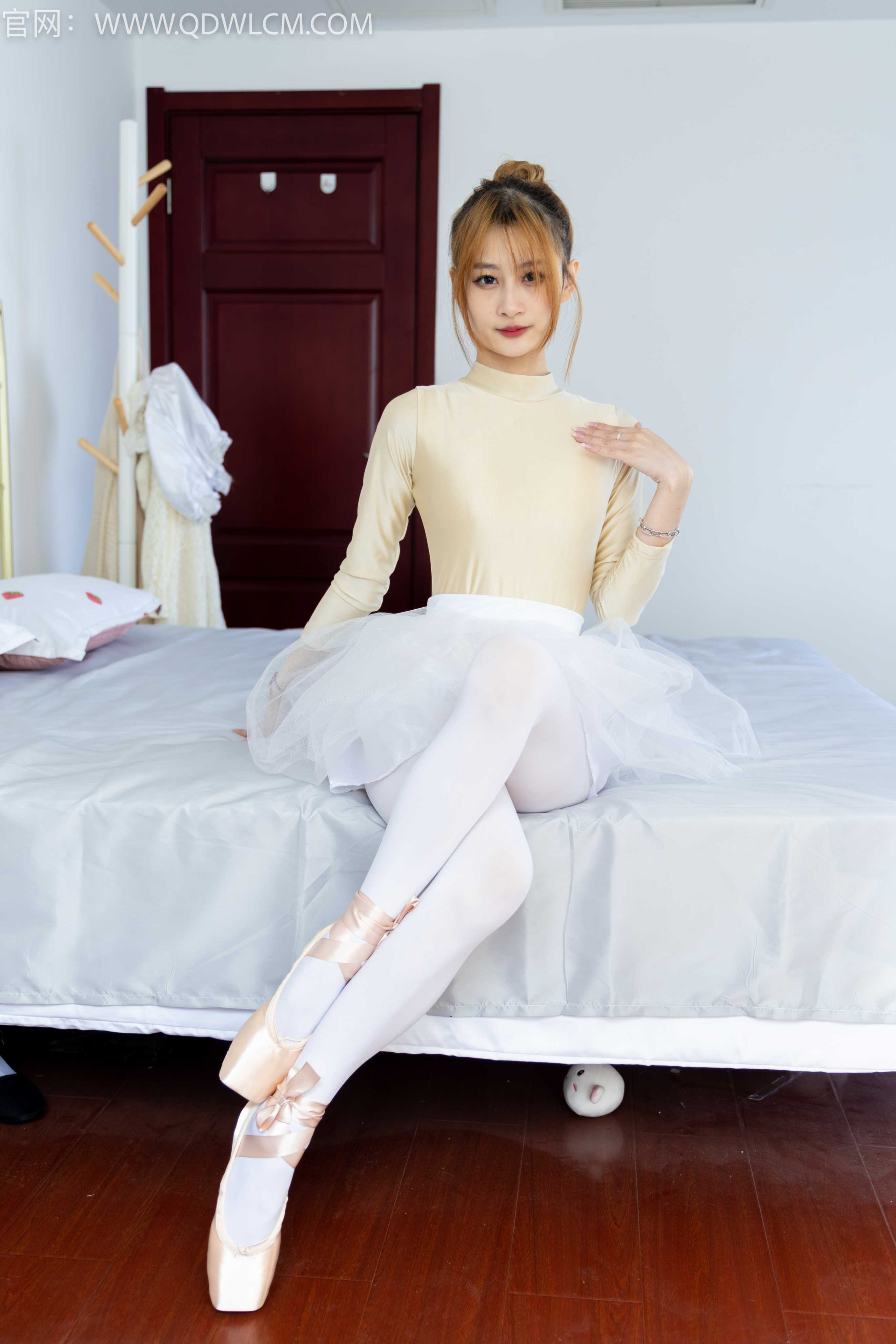 物恋传媒 NO.1387 卿卿-流光一瞬 [158P1V-3.99G] 插图4