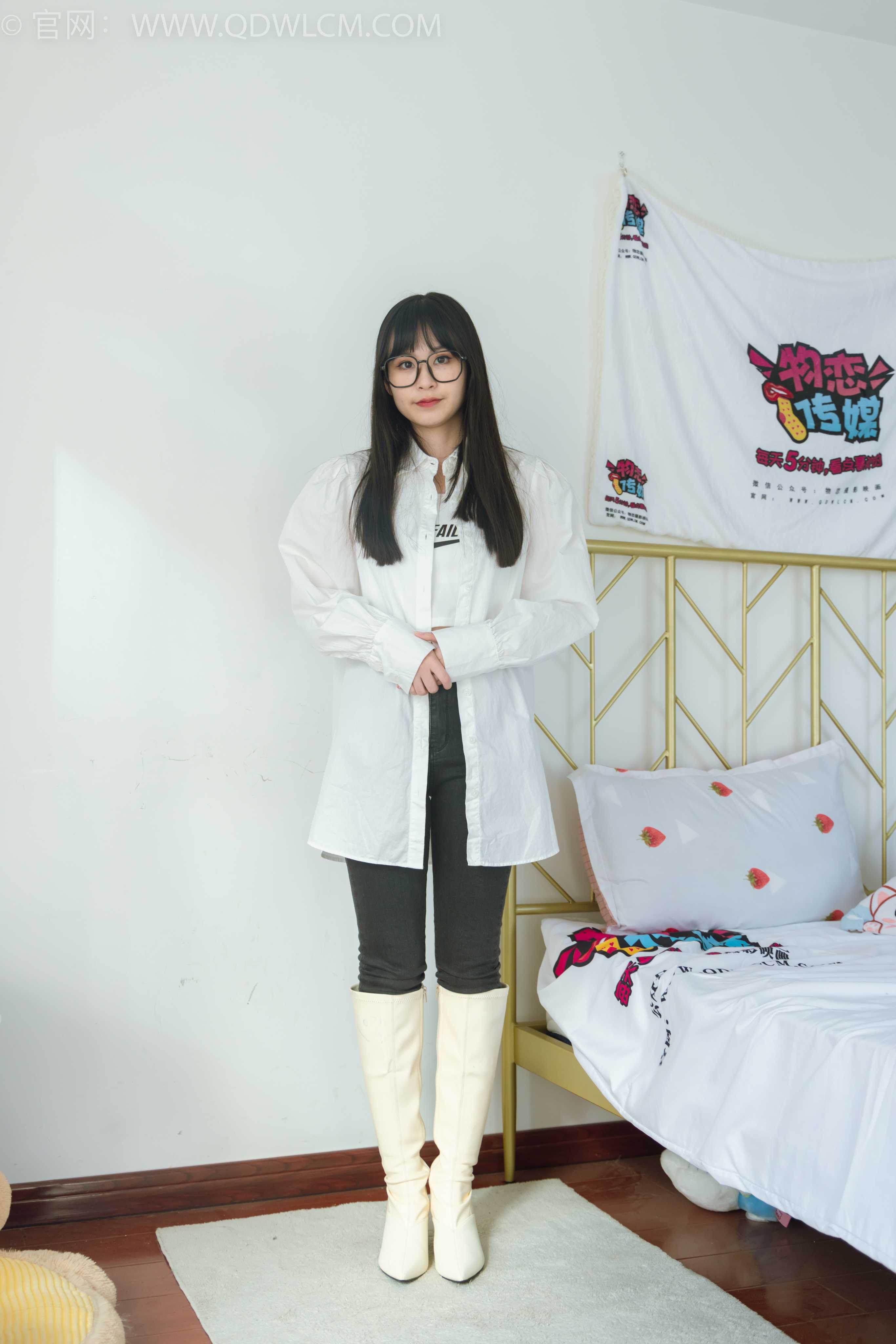物恋传媒 NO.1478 兮兮-痴情的守望者 [149P-1V-4.55G] 插图2