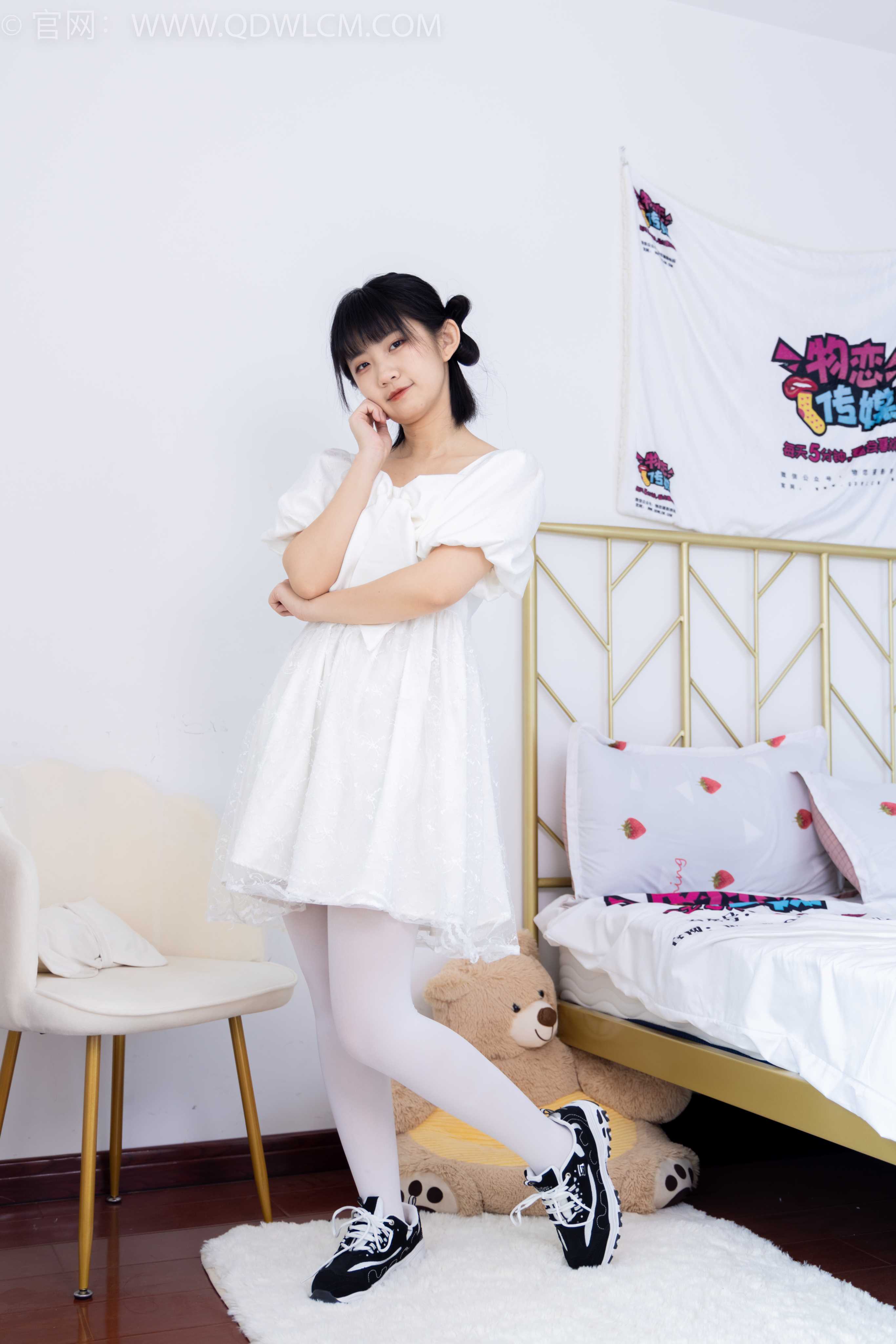 物恋传媒 NO.1581 暗月-纯白茉莉 [150P-1V-3.21G] 插图4