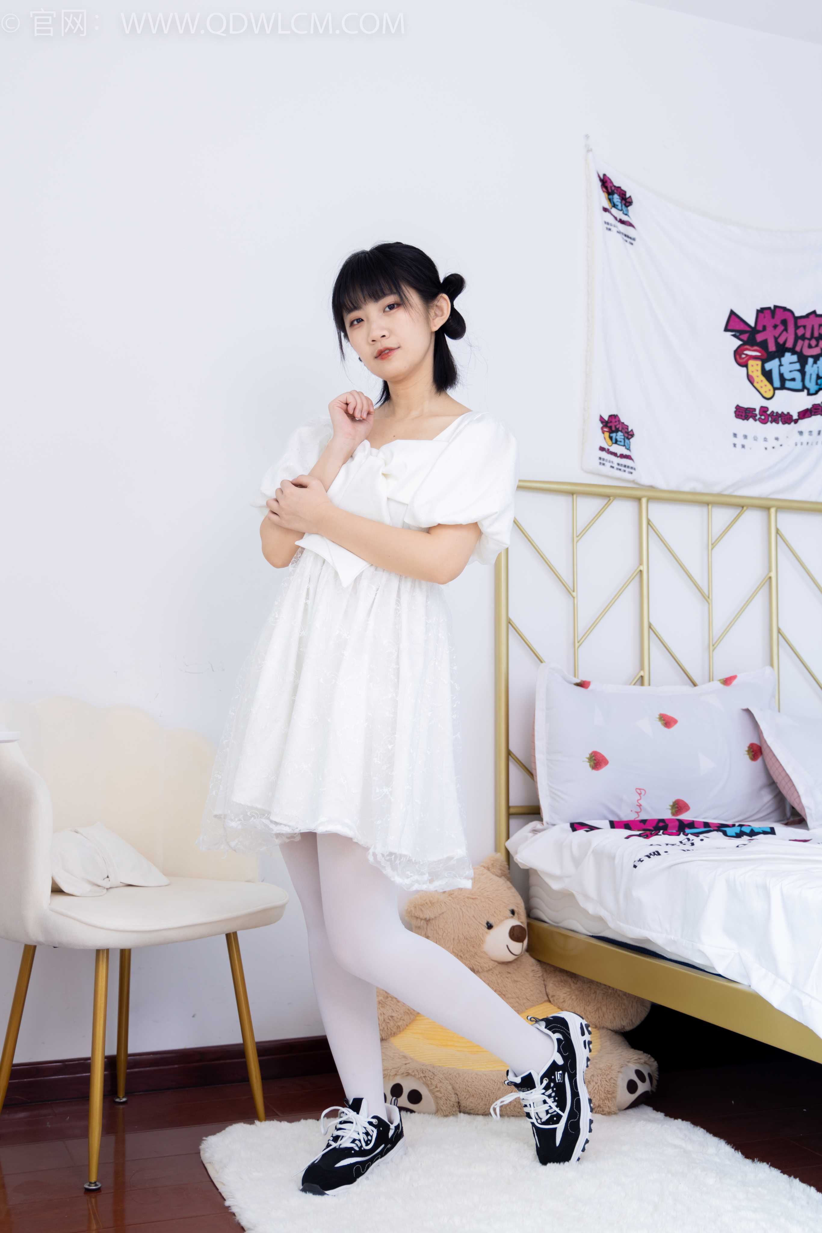 物恋传媒 NO.1581 暗月-纯白茉莉 [150P-1V-3.21G] 插图3