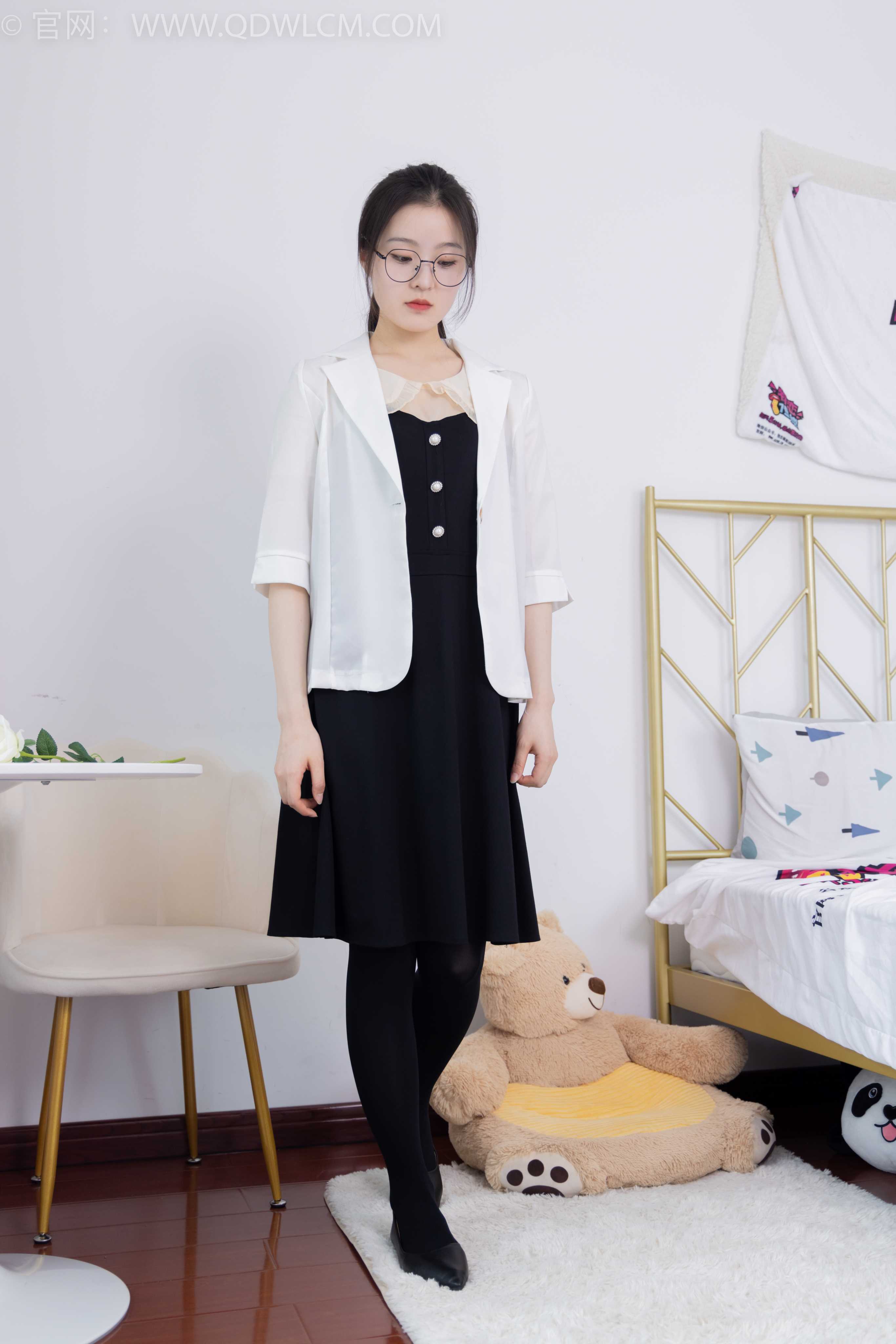 物恋传媒 NO.1640 青柠-木叶落秋声 [154P-1V-3.58G] 插图4