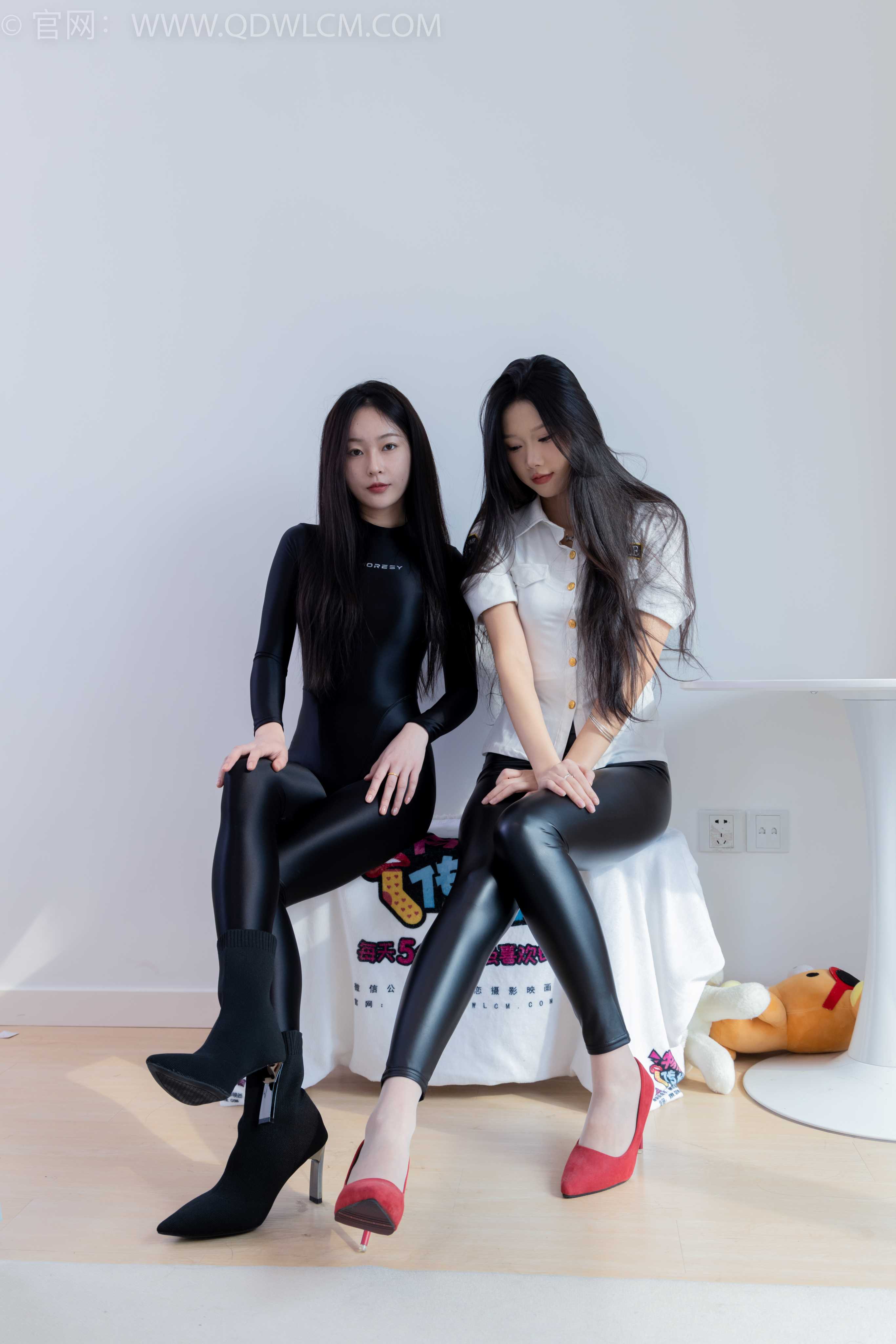 物恋传媒 NO.1887 小竹&美兔-黑白分明 [169P-1V-5.3G] 插图5
