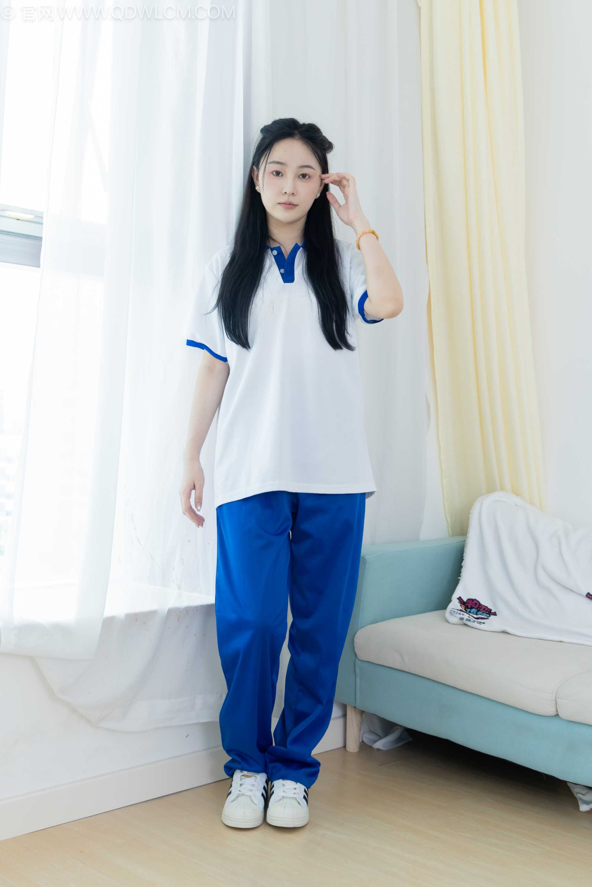 物恋传媒 NO.2241 美兔-板鞋、黑网袜、校服裤里丝[155P-1V-4.29G] 插图5