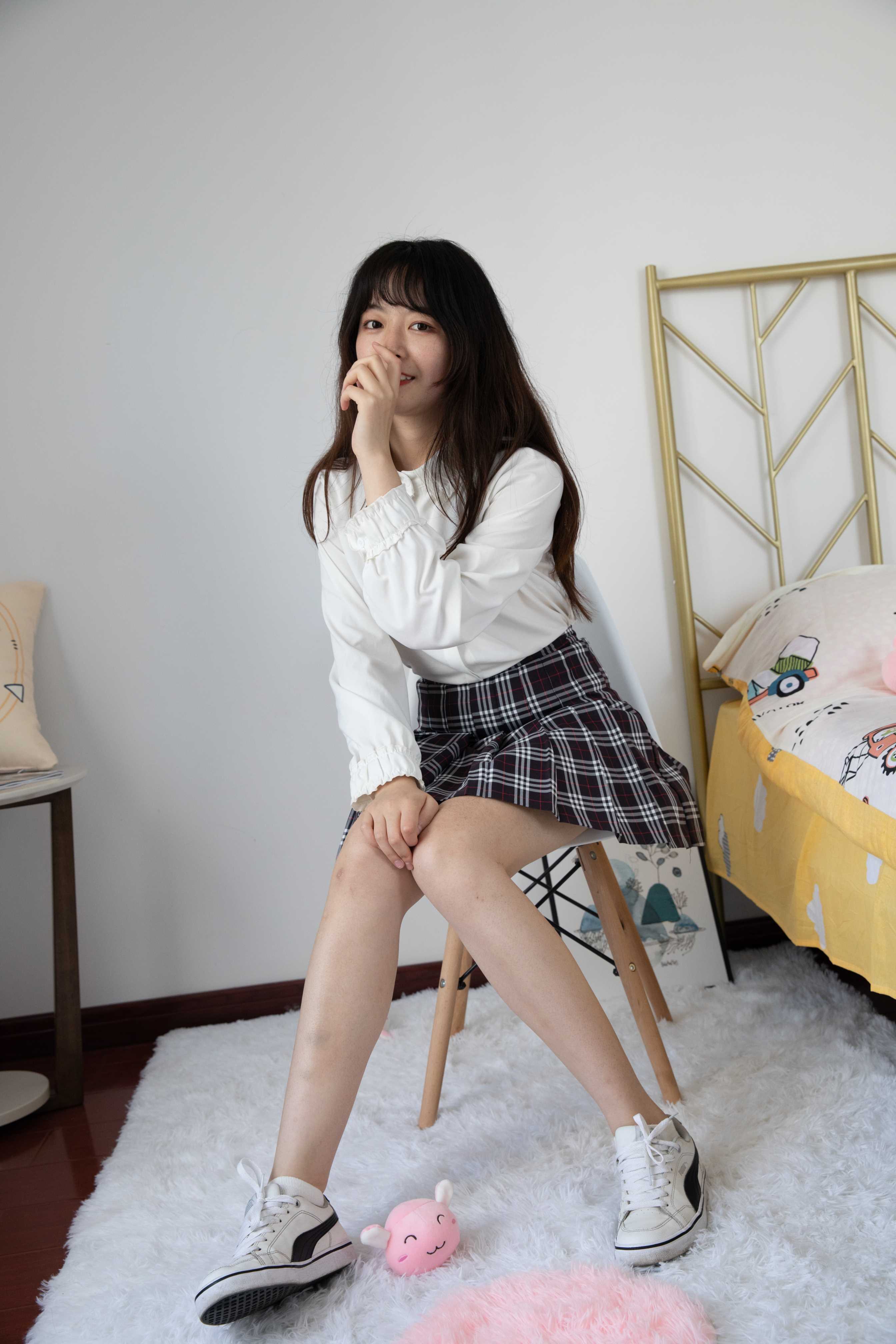 物恋传媒 No.409 洋洋-格子与糖 [146P+1V4.05G] 插图1