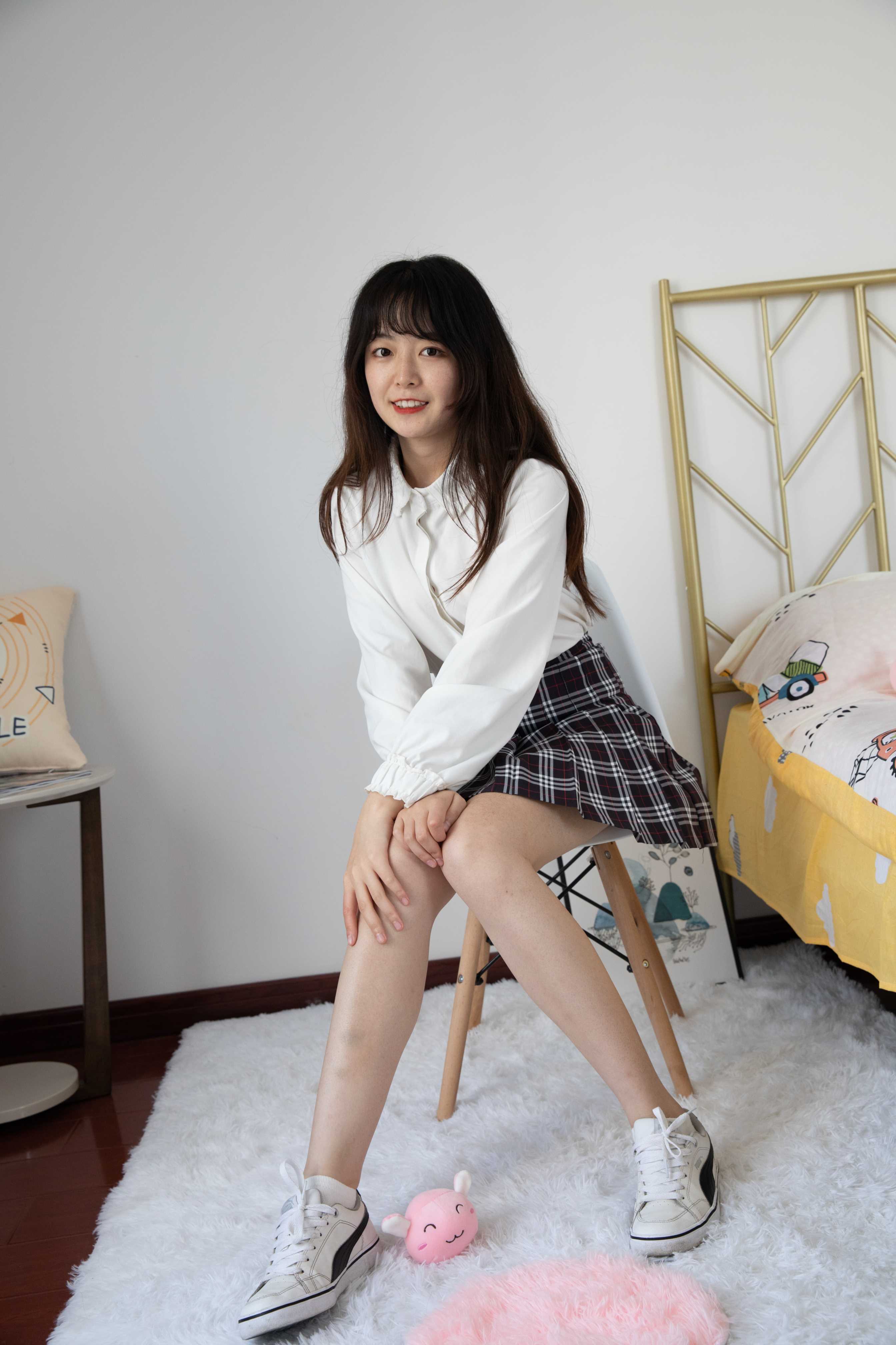 物恋传媒 No.409 洋洋-格子与糖 [146P+1V4.05G] 插图2