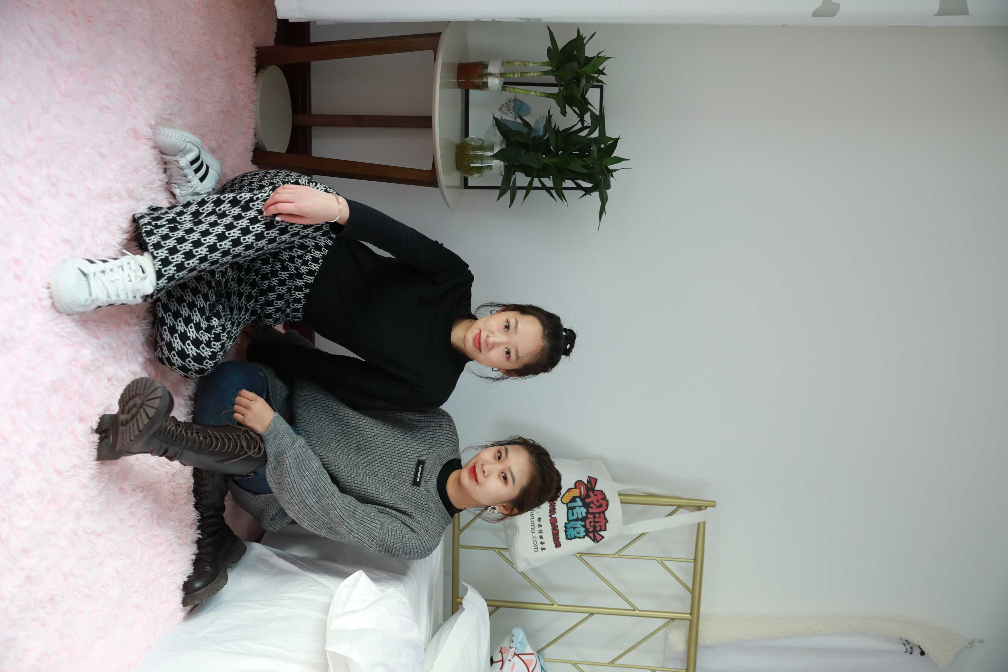 物恋传媒 NO.657 闺蜜-雪里双生  [154P+1V3480M] 插图2
