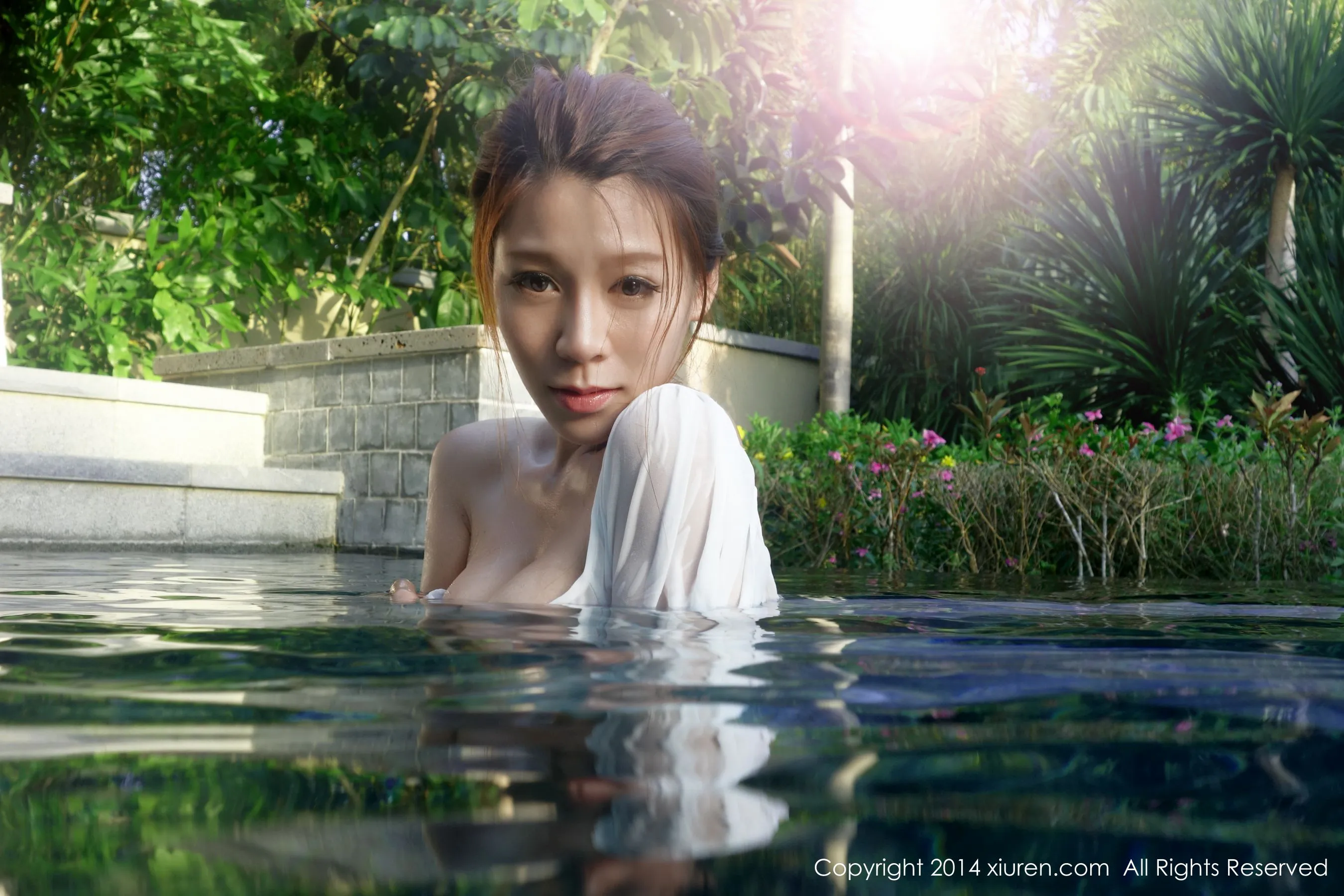 Vetiver嘉宝贝儿《三亚旅拍套图》 秀人网 No.144 插图1