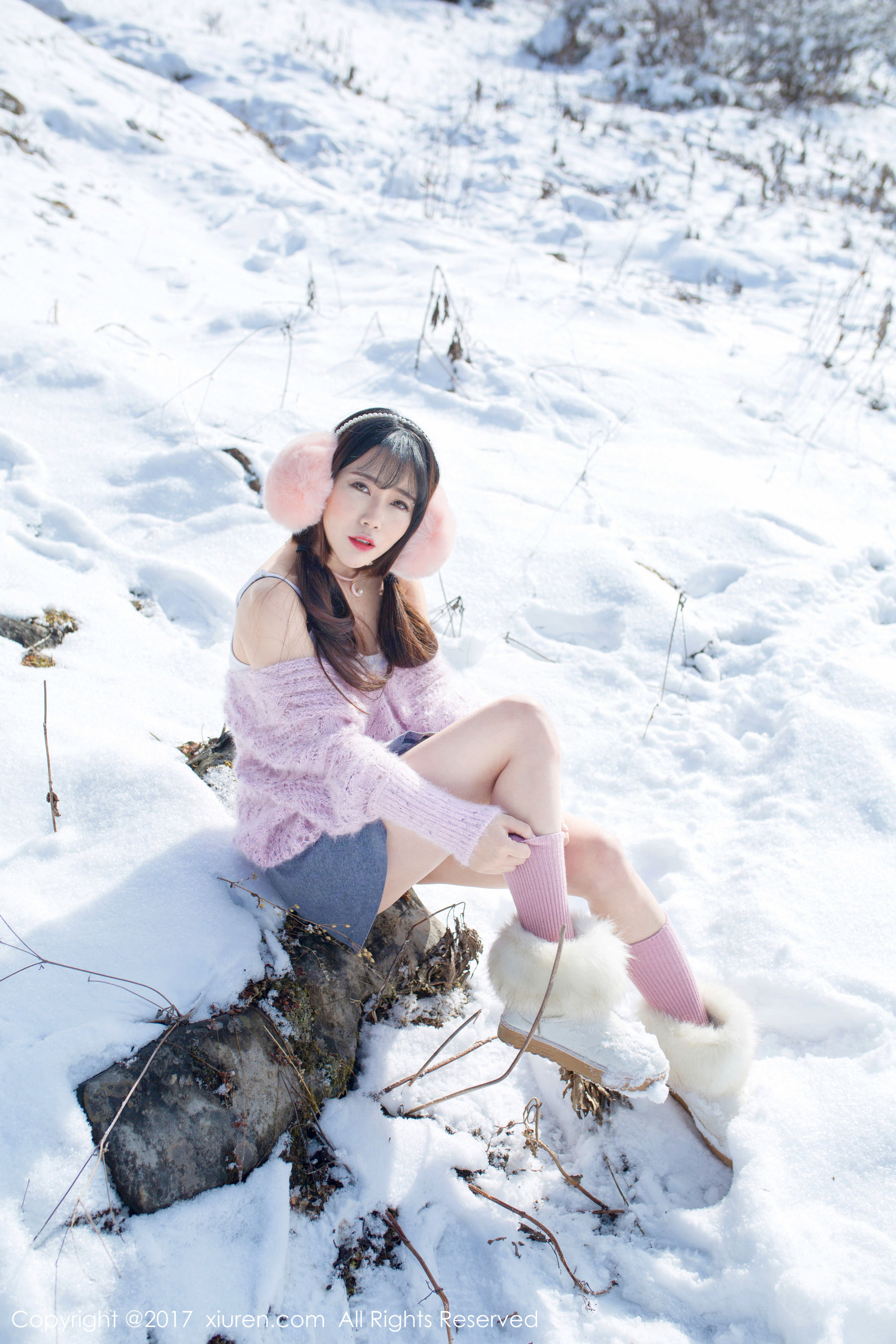 兜豆靓Youlina《冬天雪地人体摄影》 秀人网XIUREN No.720 插图1