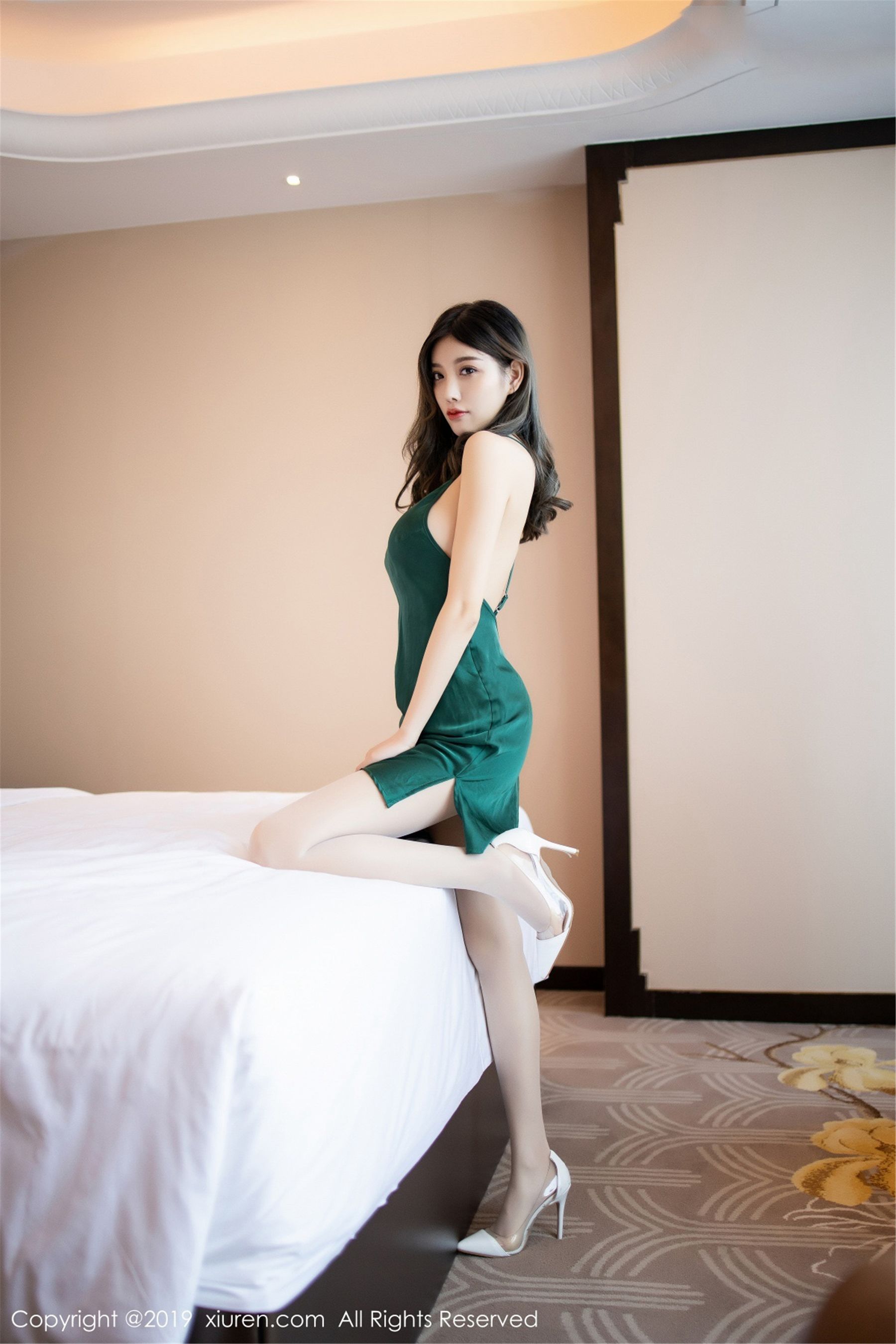 图片[2]-XiuRen 秀人网 No.1567 杨晨晨sugar-COS写真在线网