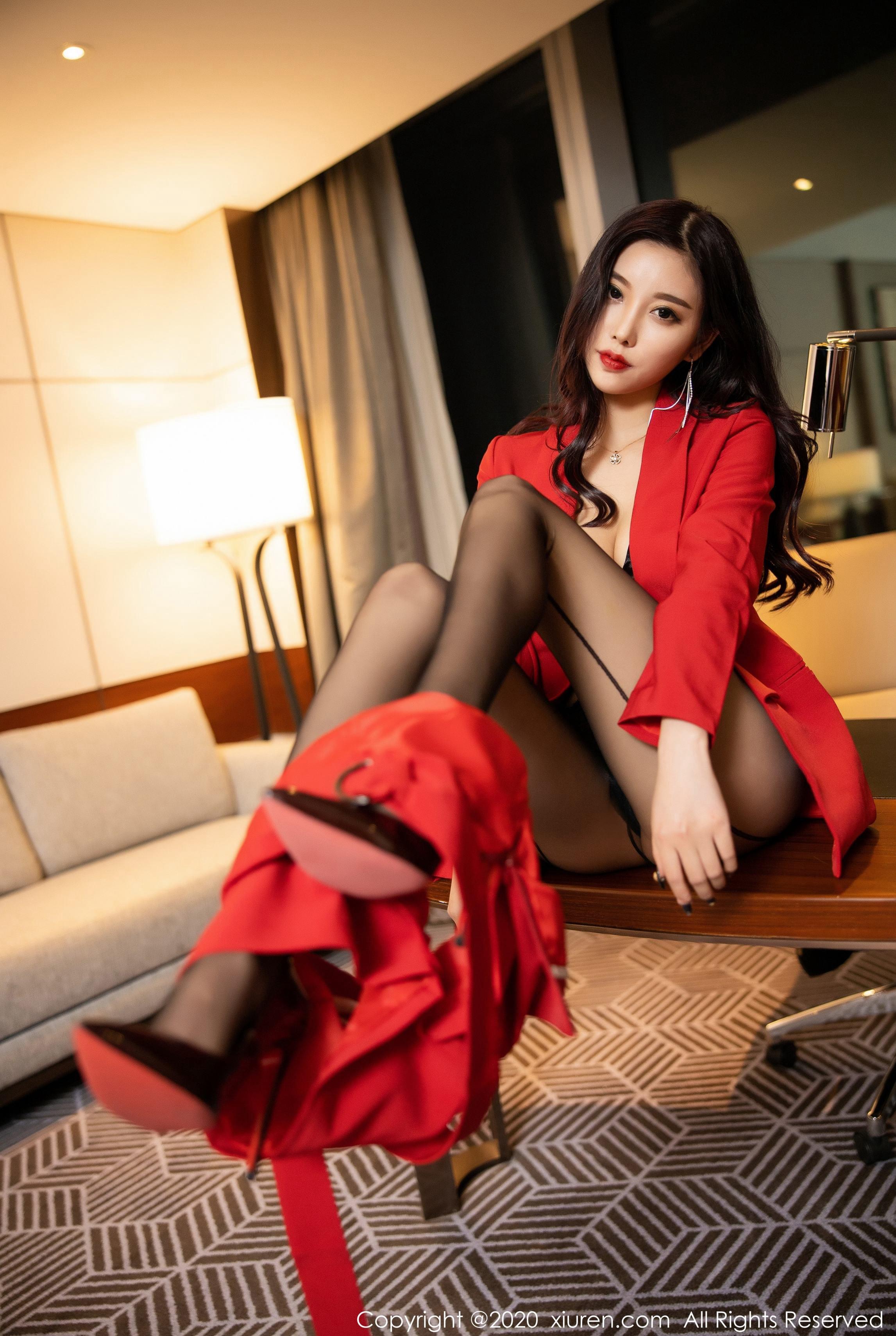 图片[2]-XIUREN秀人网 NO.2122 杨晨晨sugar-COS写真在线网