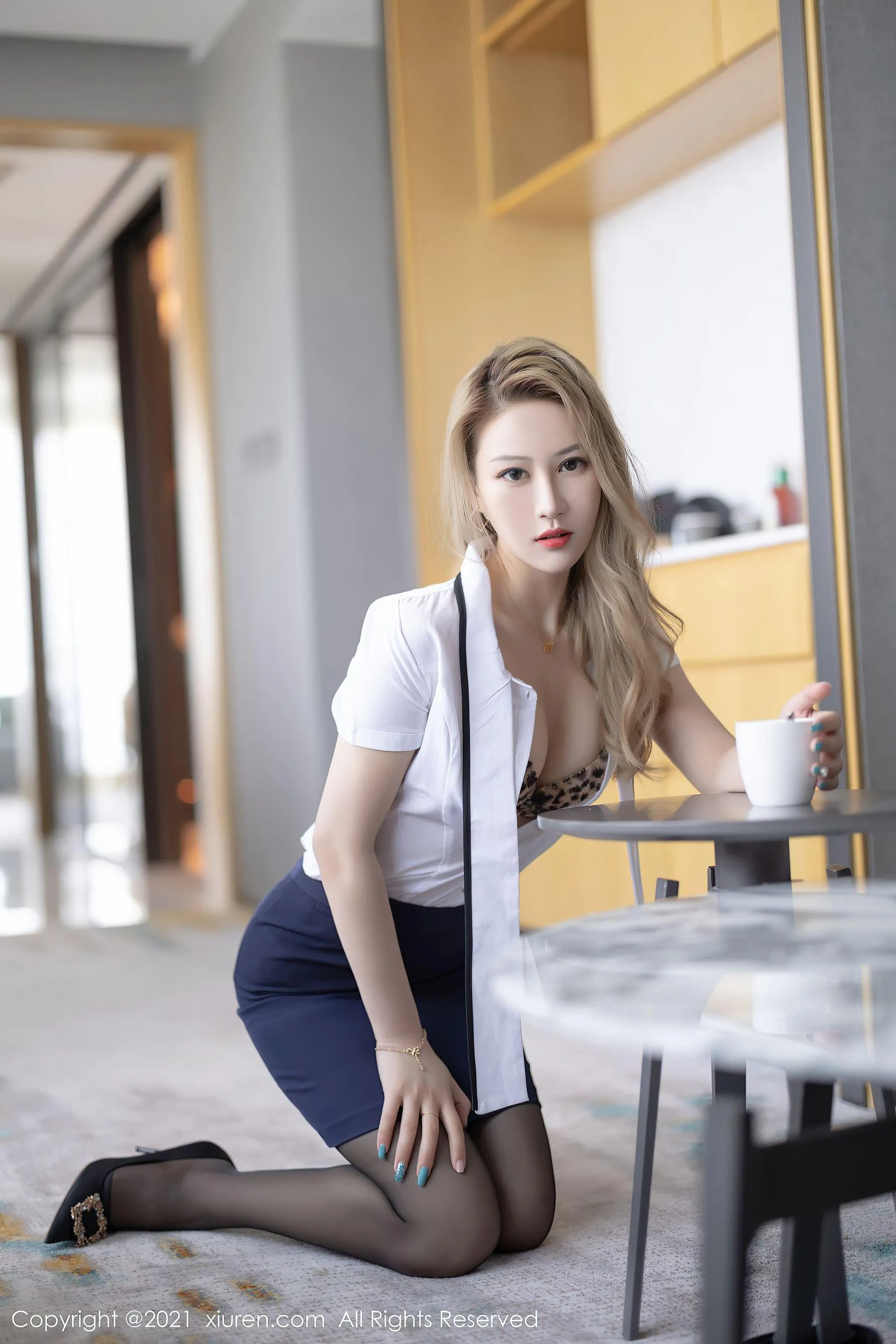 图片[4]-秀人 No.3511 张欣欣-COS写真在线网