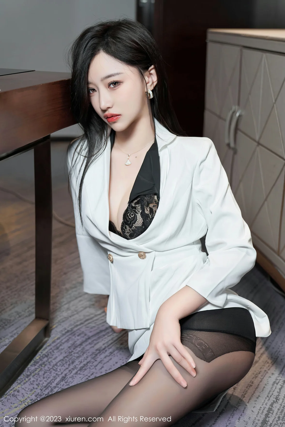 XiuRen 秀人 No.6900 妙可可Cheese 魅惑黑丝性感写真 [81P] 插图1