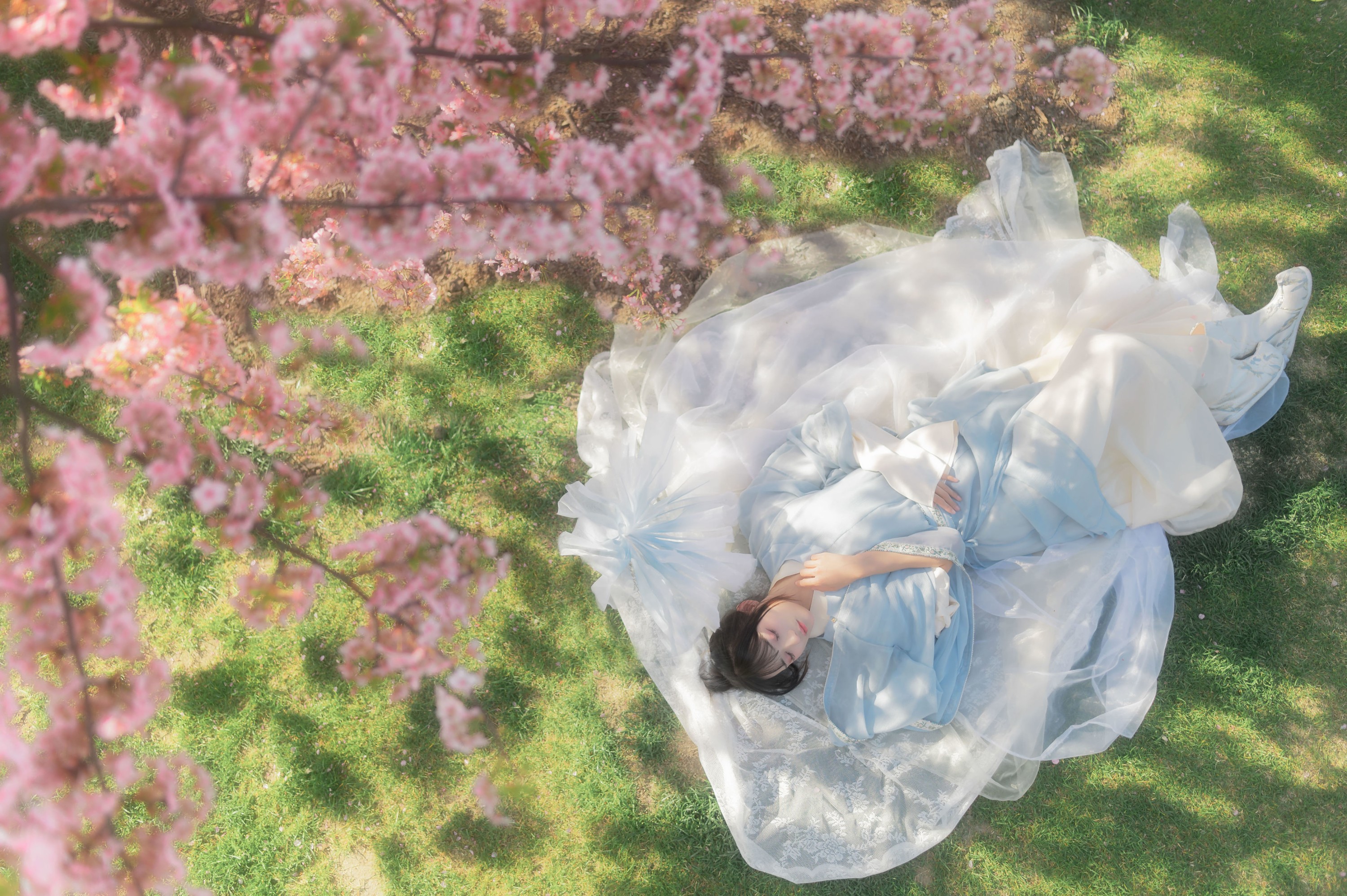 图片[3]-兔子Zzz不吃胡萝卜 – 《花满衣》[30P]-COS写真在线网