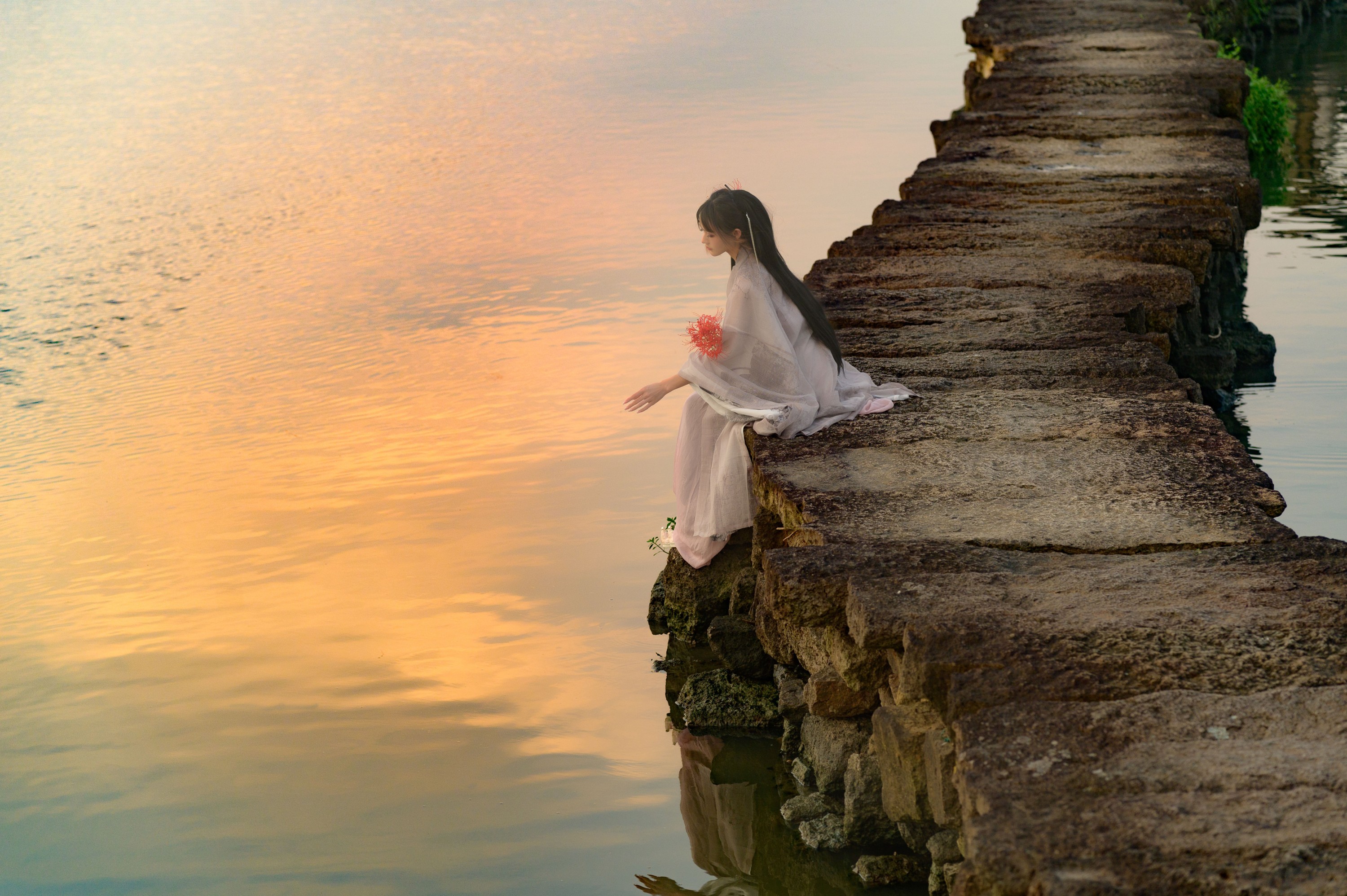 图片[3]-兔子Zzz不吃胡萝卜 – 《暮空照水》[32P]-COS写真在线网