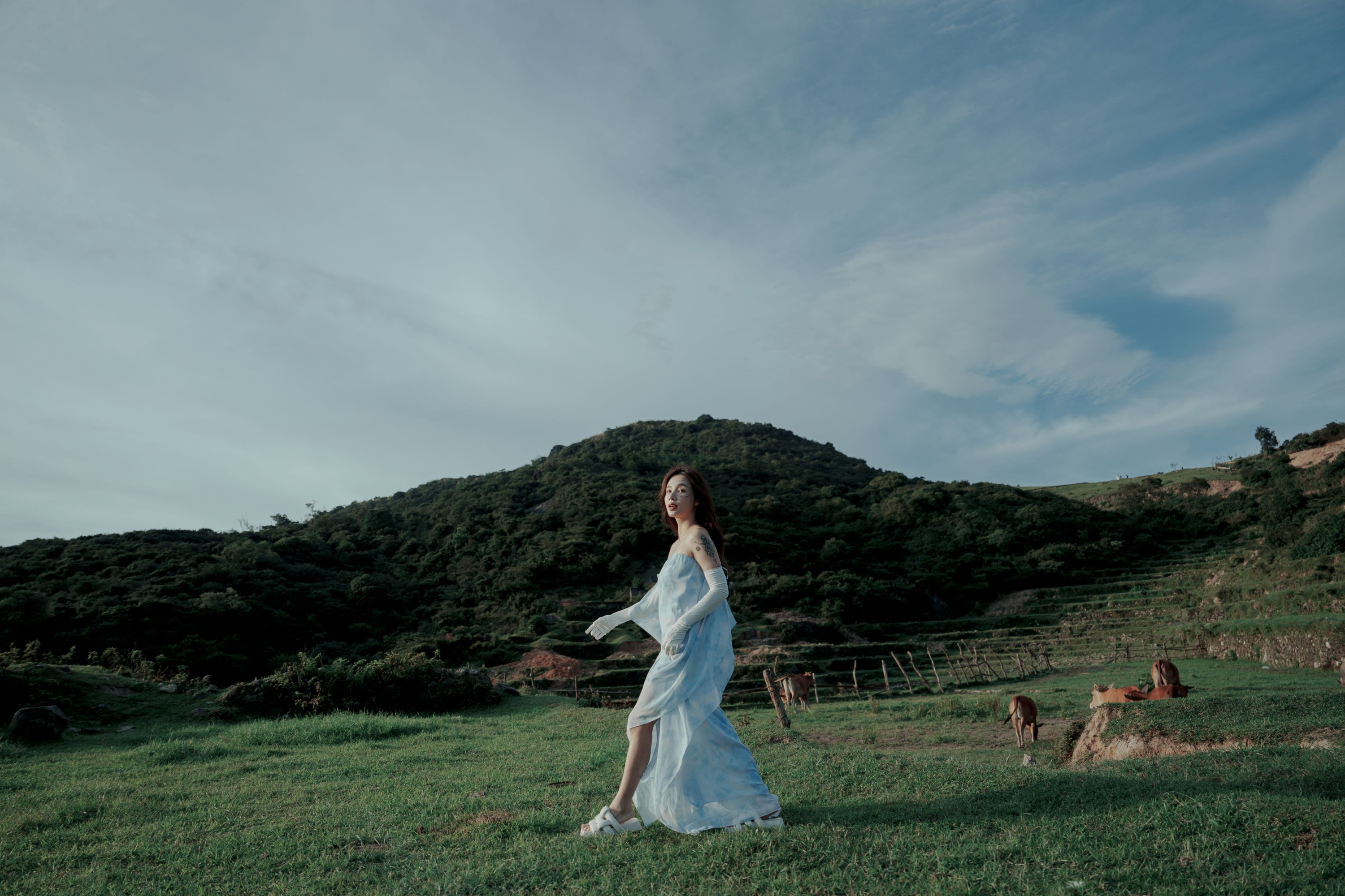 图片[6]-姝雯同学 – 《穿梭在牛群中，与牛共舞》[43P]-COS写真在线网