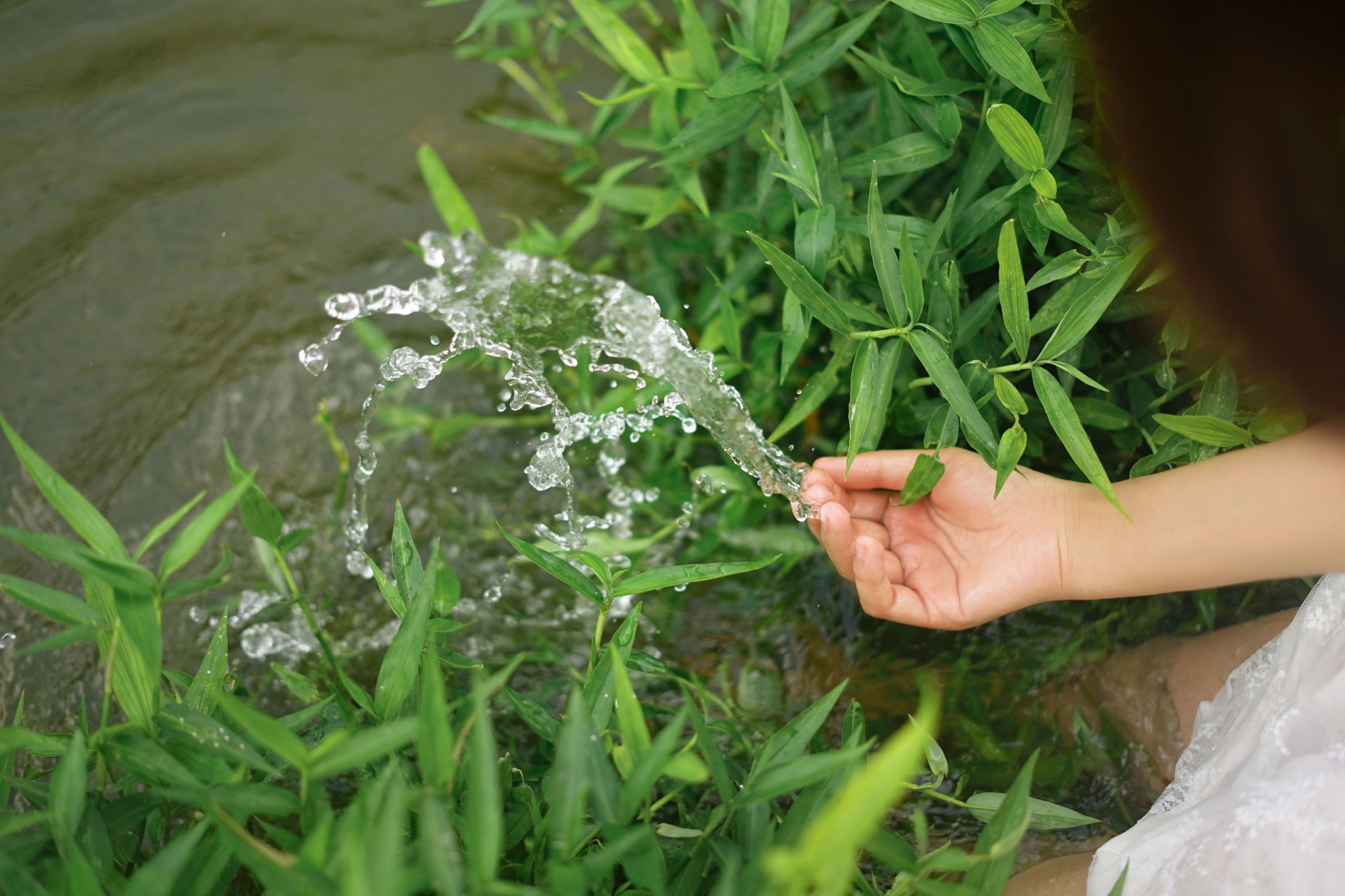 图片[6]-杨心颖 – 《河边戏水》[22P]-COS写真在线网