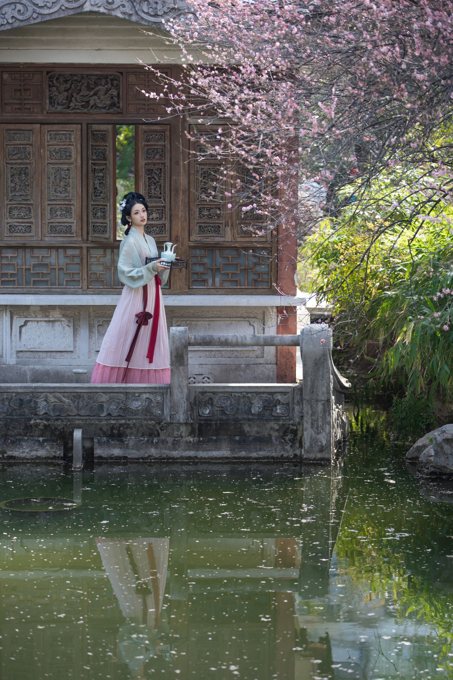 图片[6]-晚江亭 – 《却把青梅嗅》[32P]-COS写真在线网