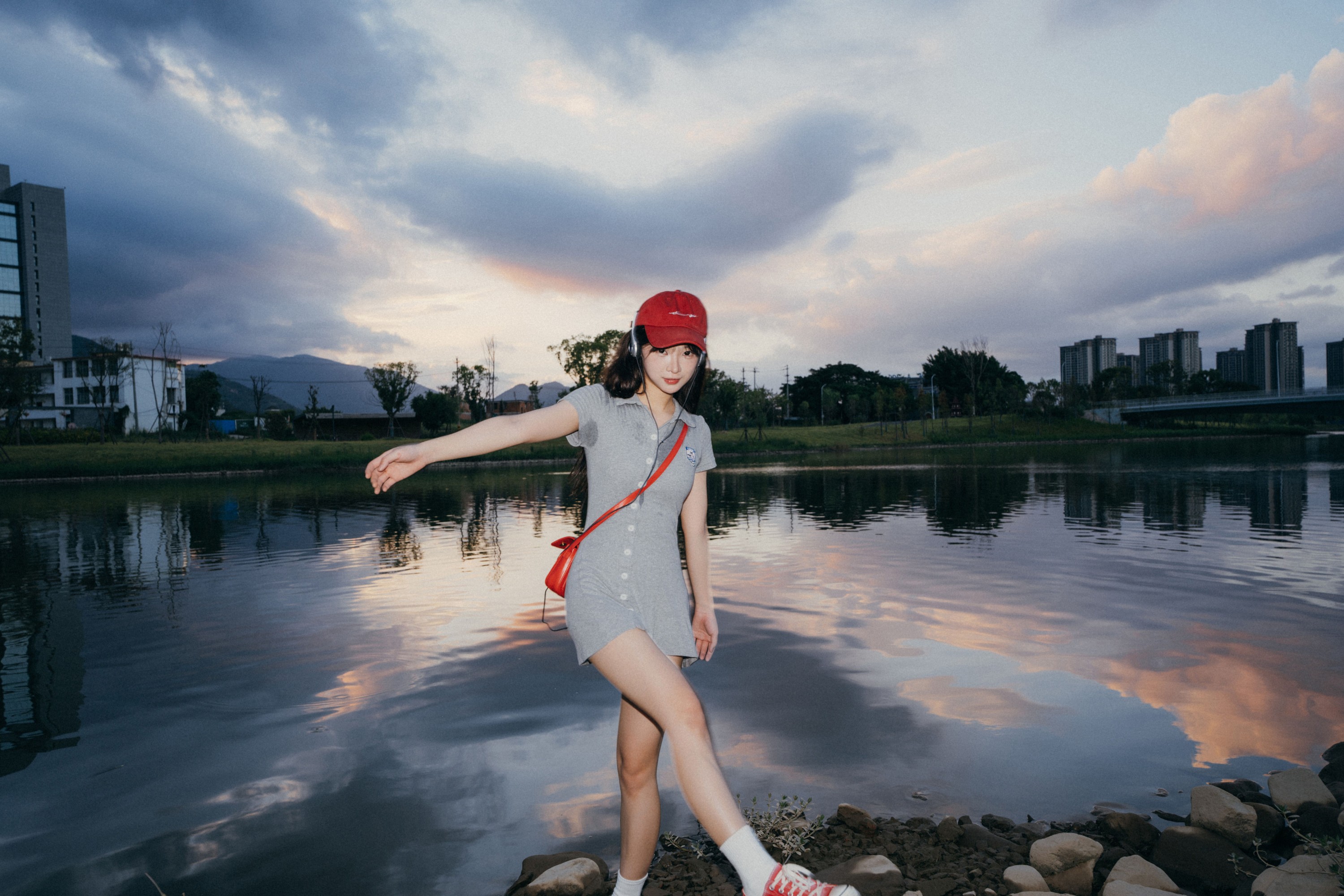 图片[3]-七七 – 《玩一组最近很流行的闪光灯直闪》[81P]-COS写真在线网