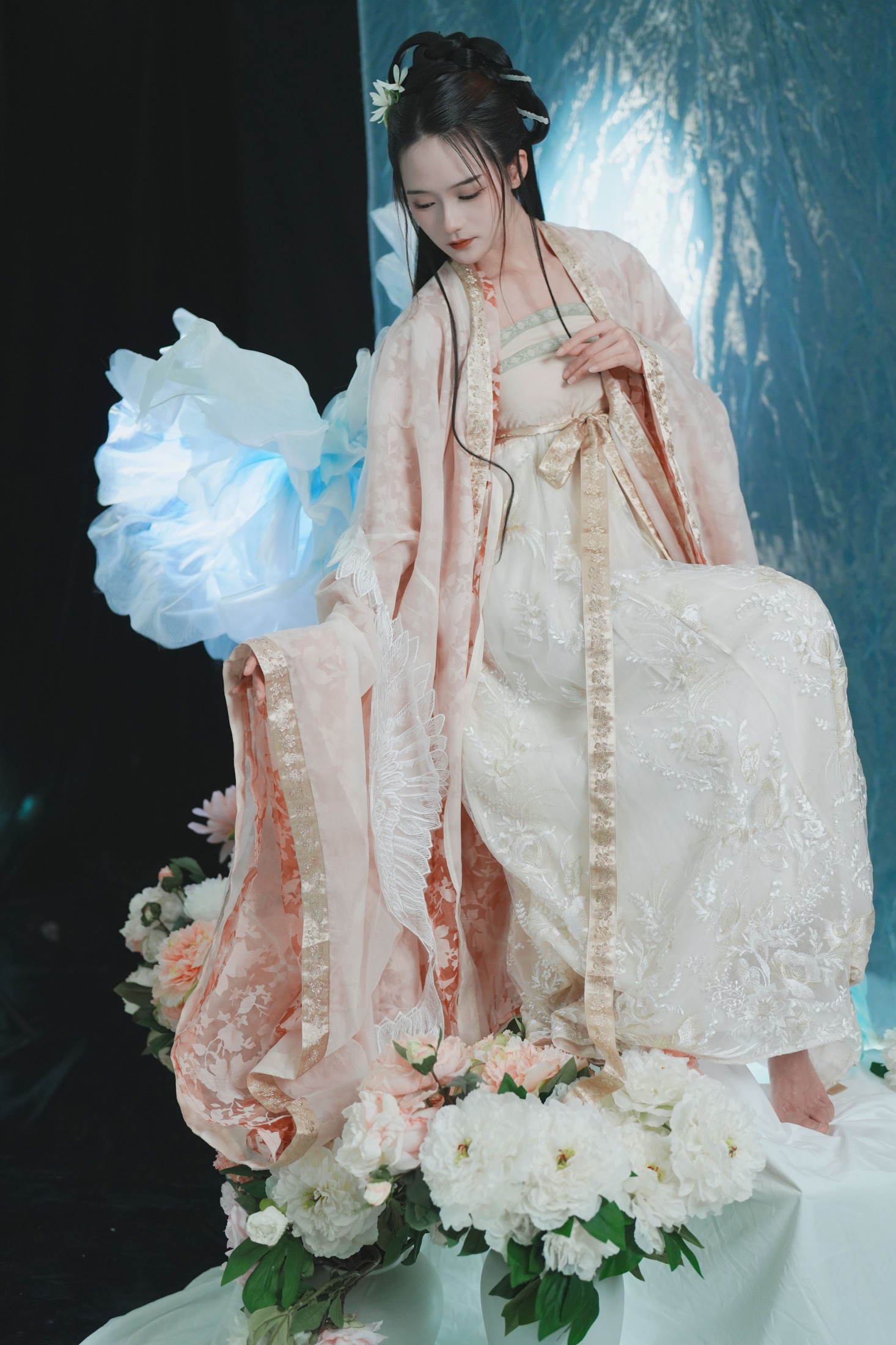 图片[3]-兔子Zzz不吃胡萝卜 – 《寄明月》[39P]-COS写真在线网