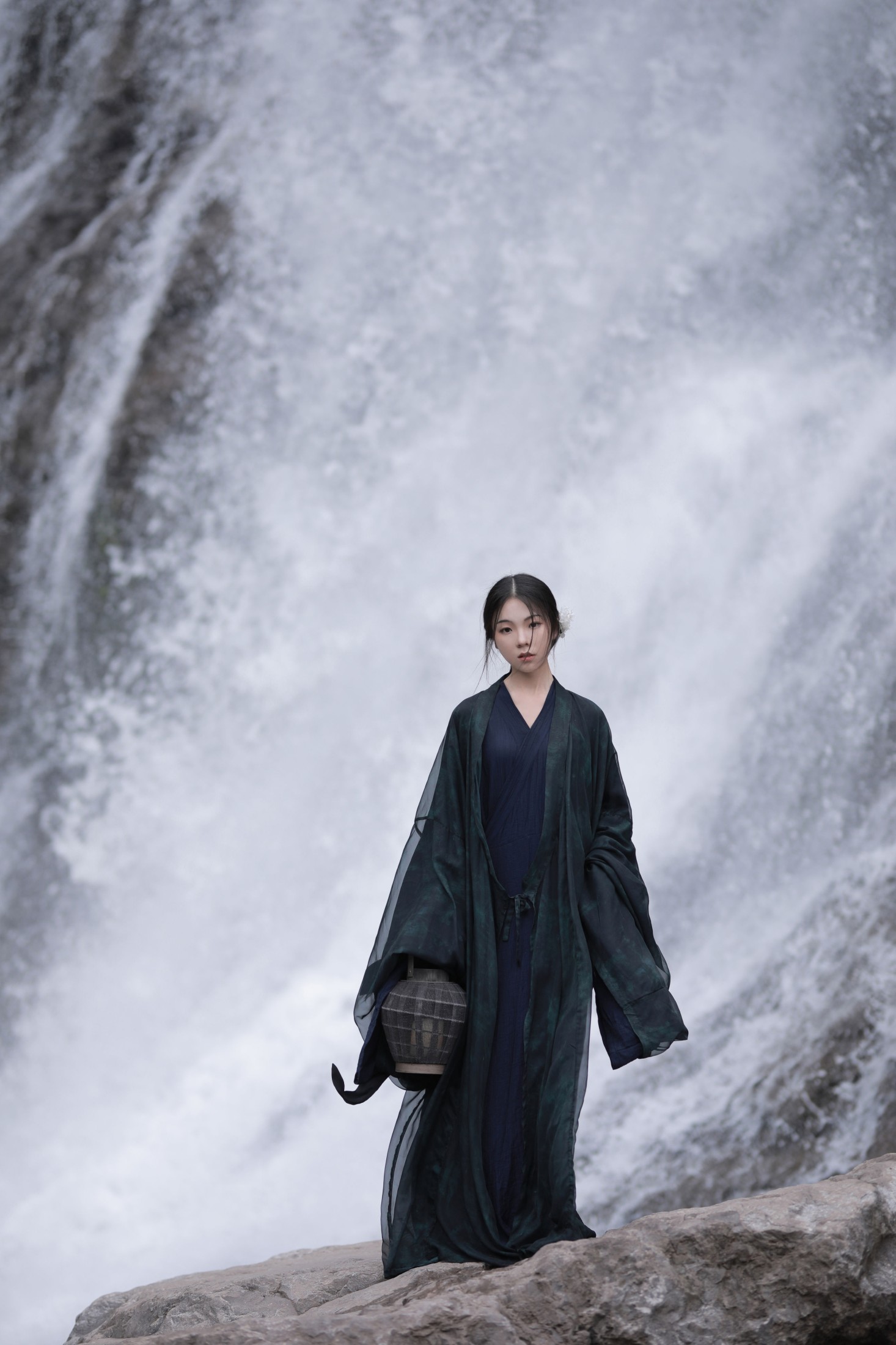 图片[6]-一方伊人yi – 《瀑布》[26P]-COS写真在线网