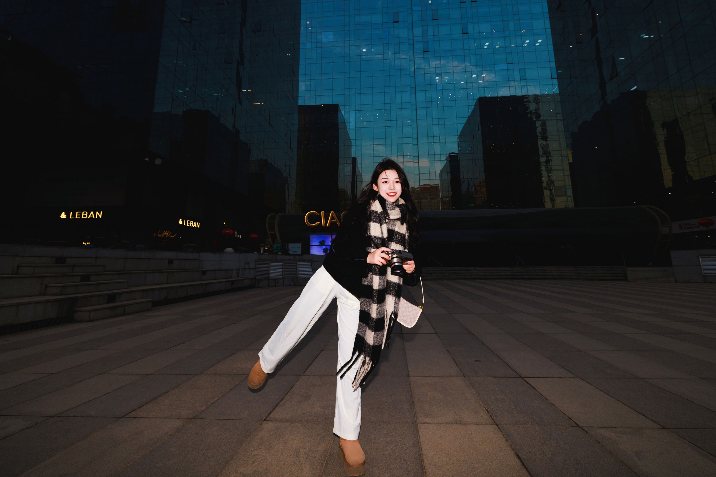 图片[3]-裴同学 – 《夜景街拍人像》[23P]-COS写真在线网