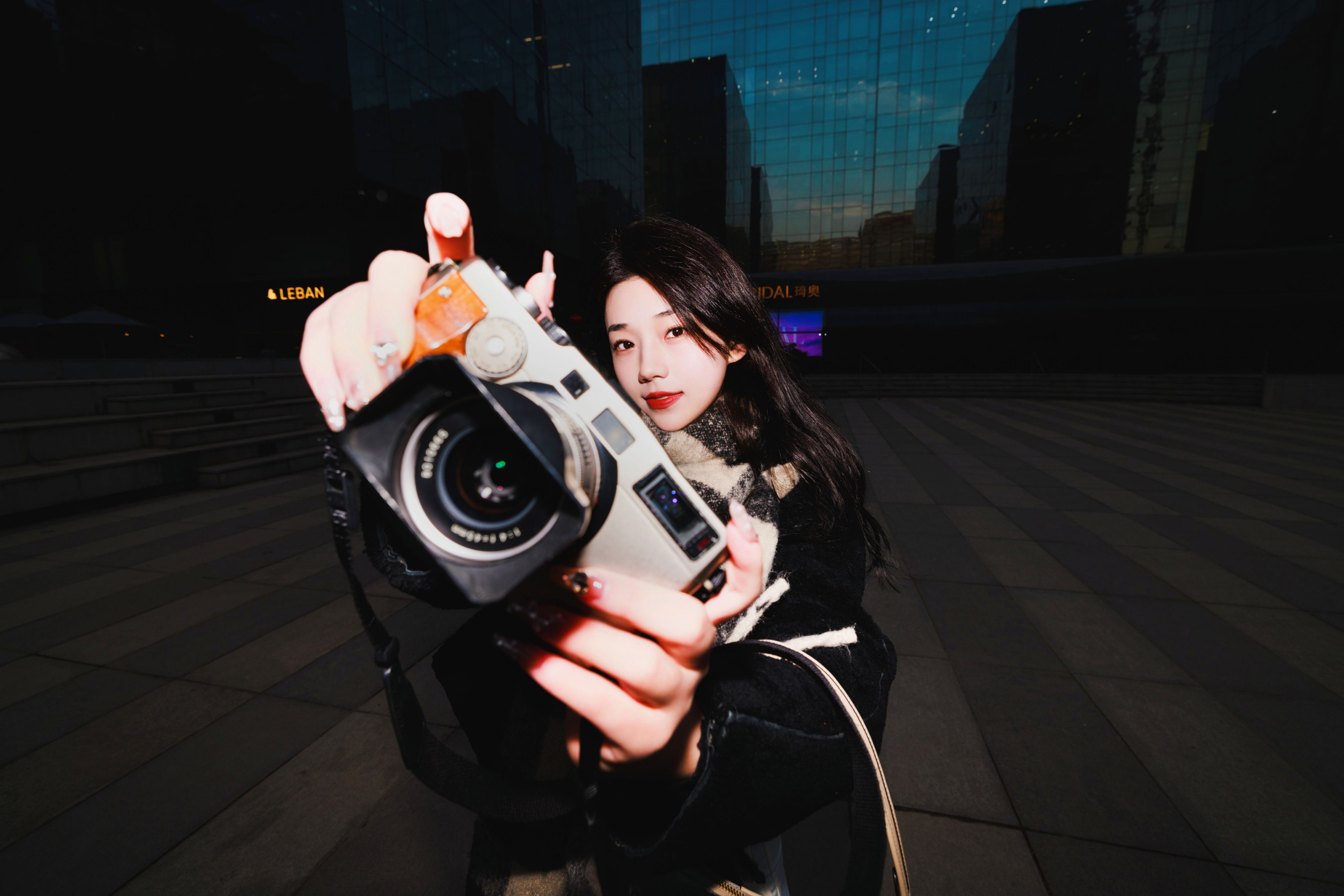 图片[5]-裴同学 – 《夜景街拍人像》[23P]-COS写真在线网