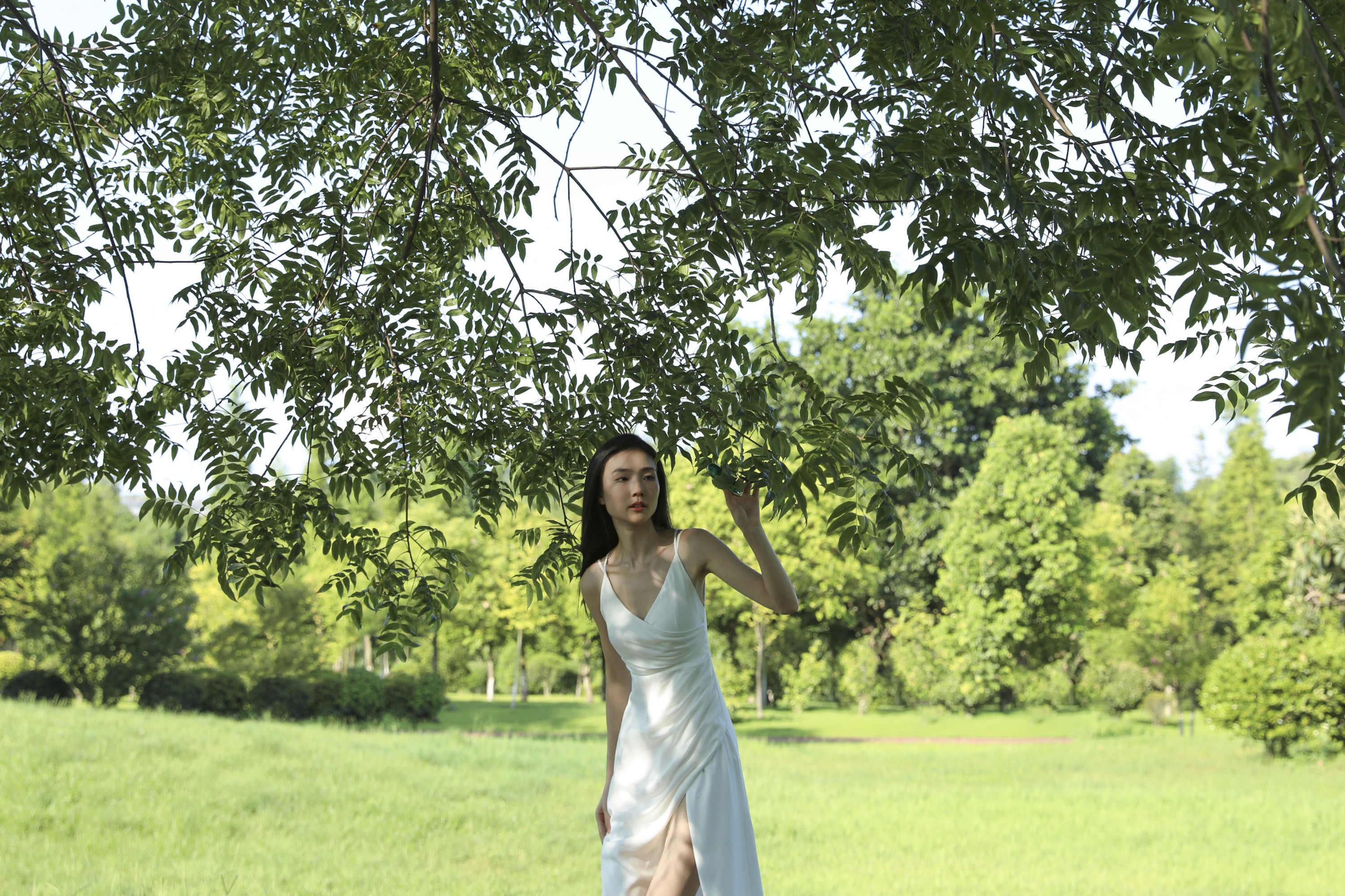 图片[6]-我是小兔 – 《树下》[26P]-COS写真在线网