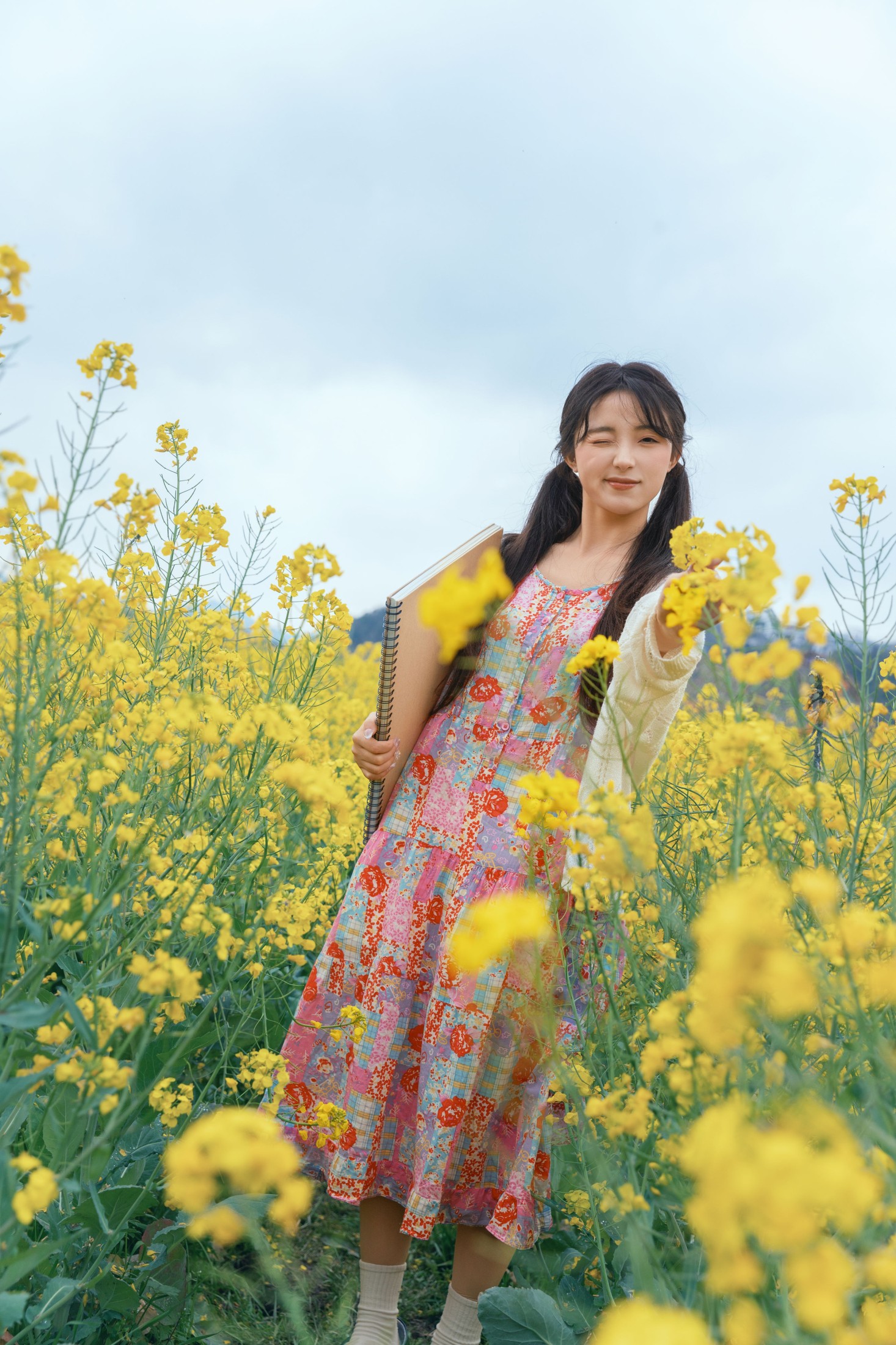 图片[6]-小杨带不动 – 《春日小画家》[34P]-COS写真在线网