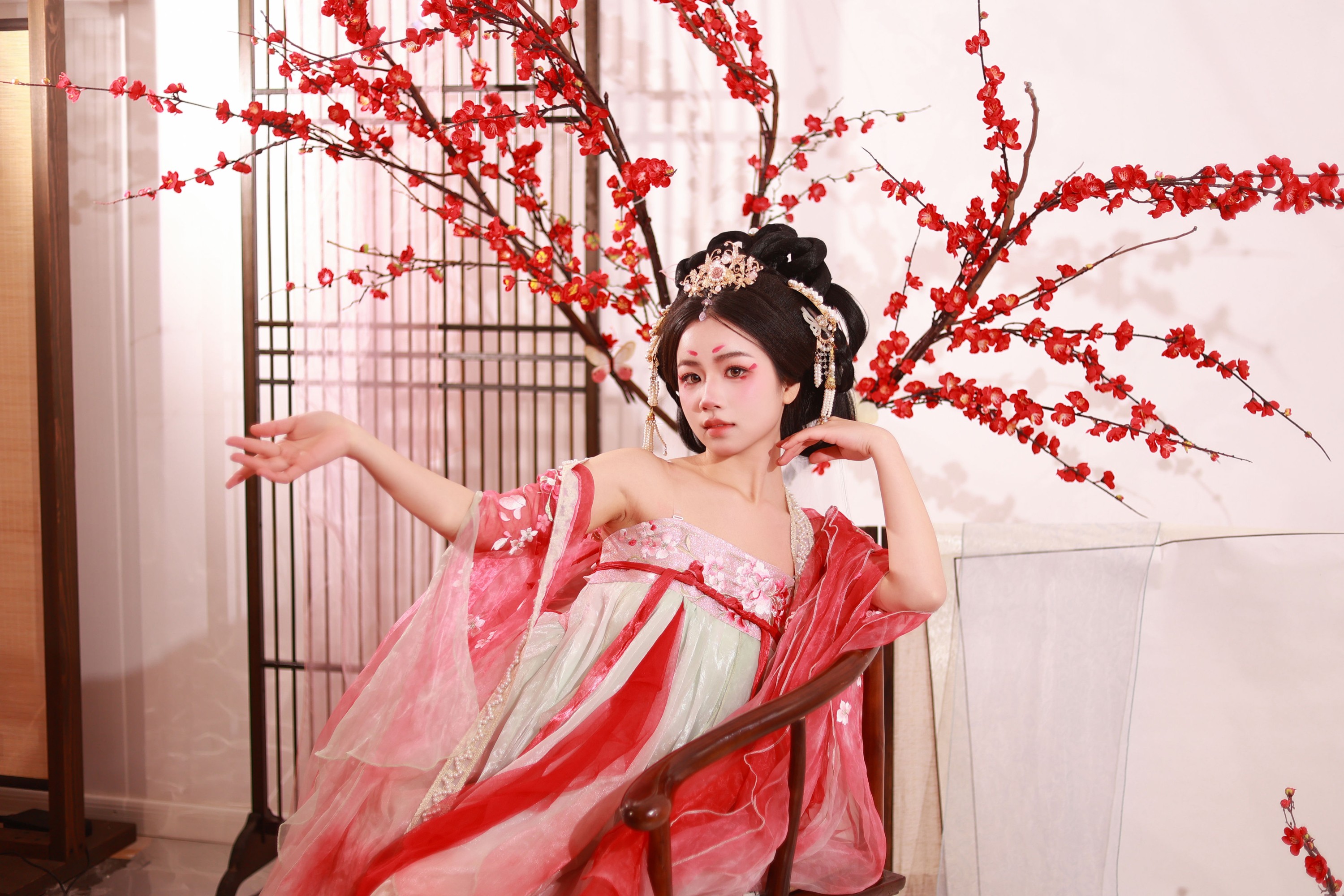 图片[6]-小杜同学 – 《红梅舞》[25P]-COS写真在线网