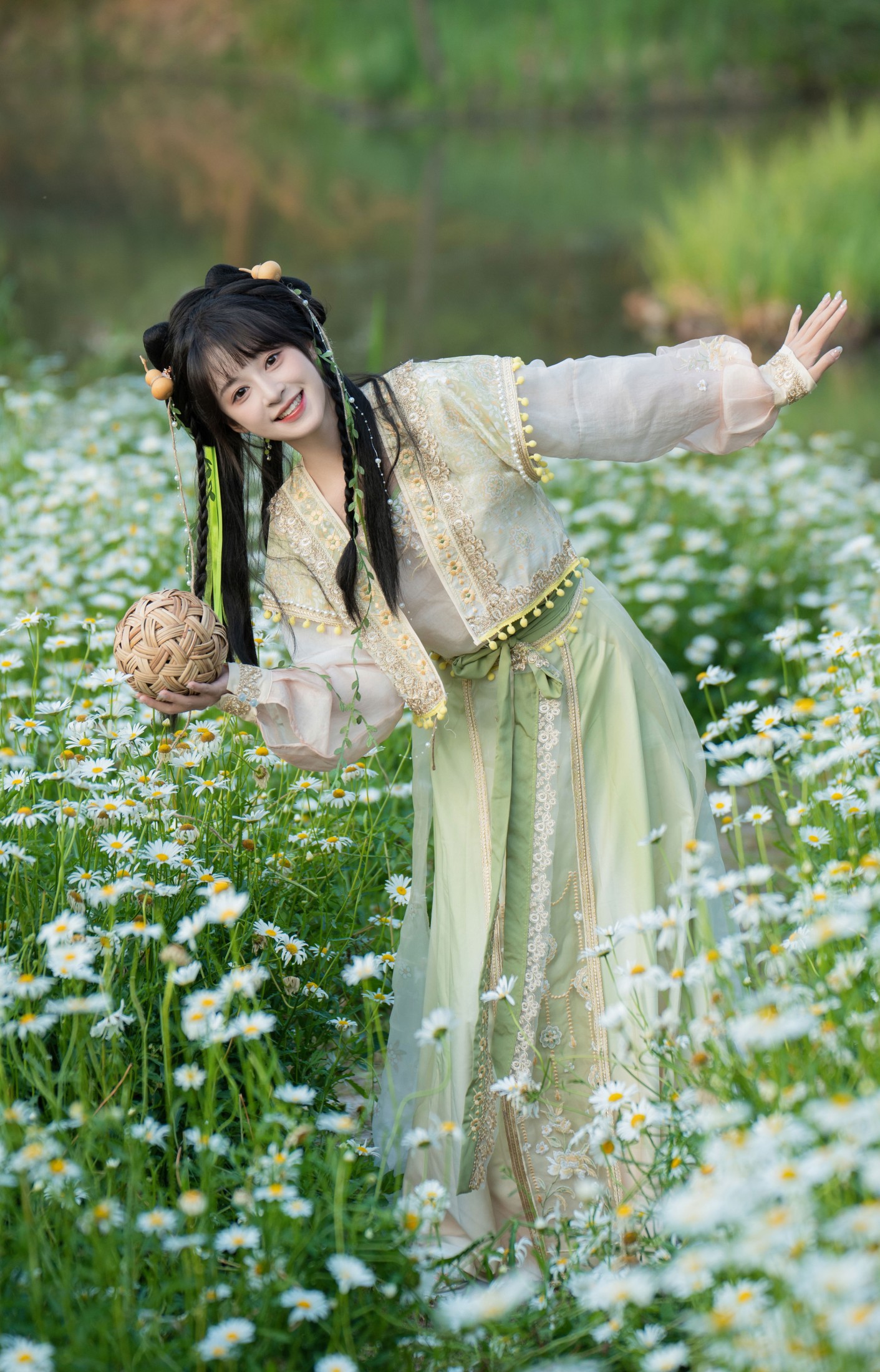 图片[5]-夏芋小年 – 《赏花去了》[25P]-COS写真在线网