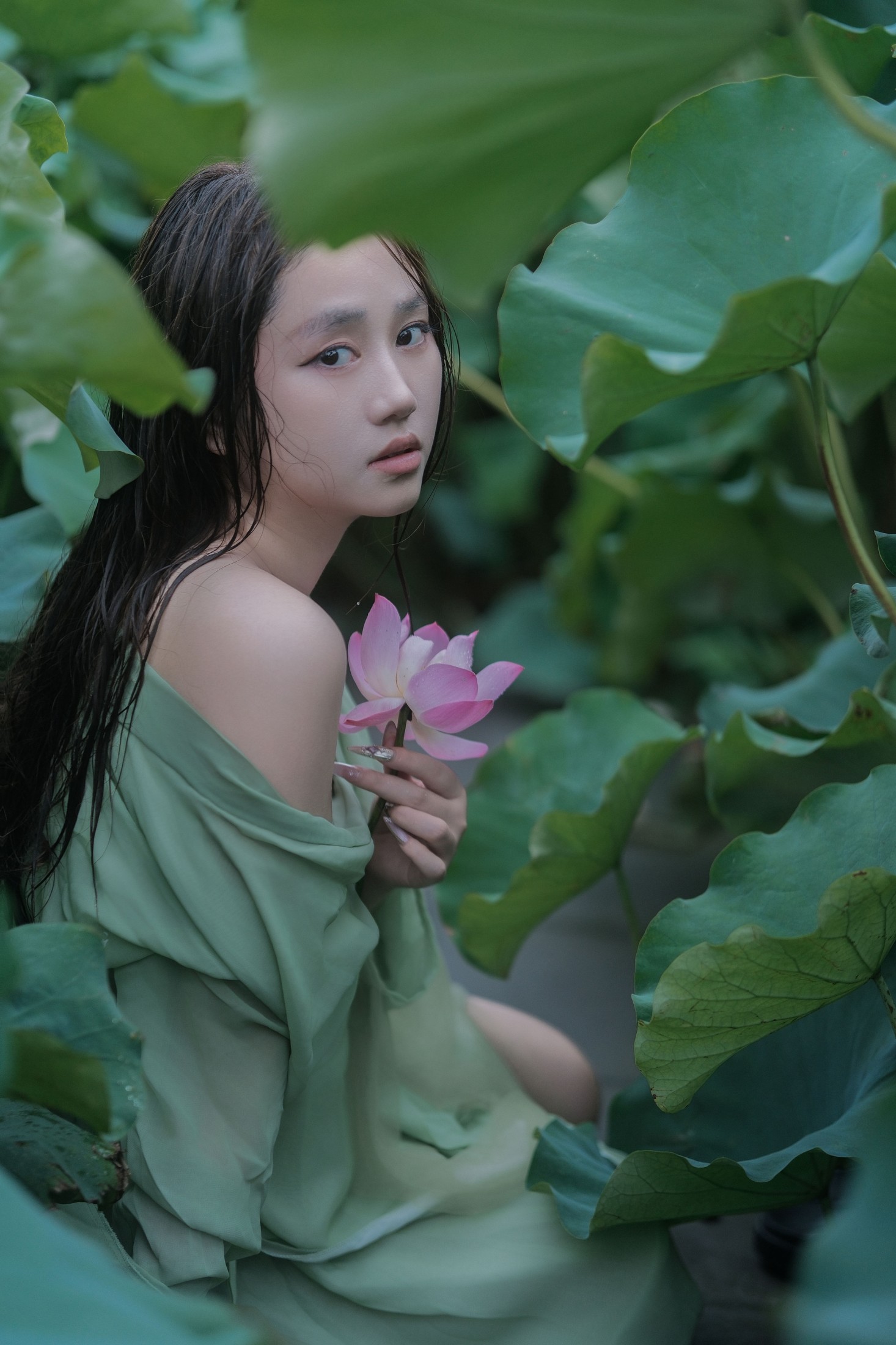 图片[6]-乐乐 – 《雨荷》[22P]-COS写真在线网