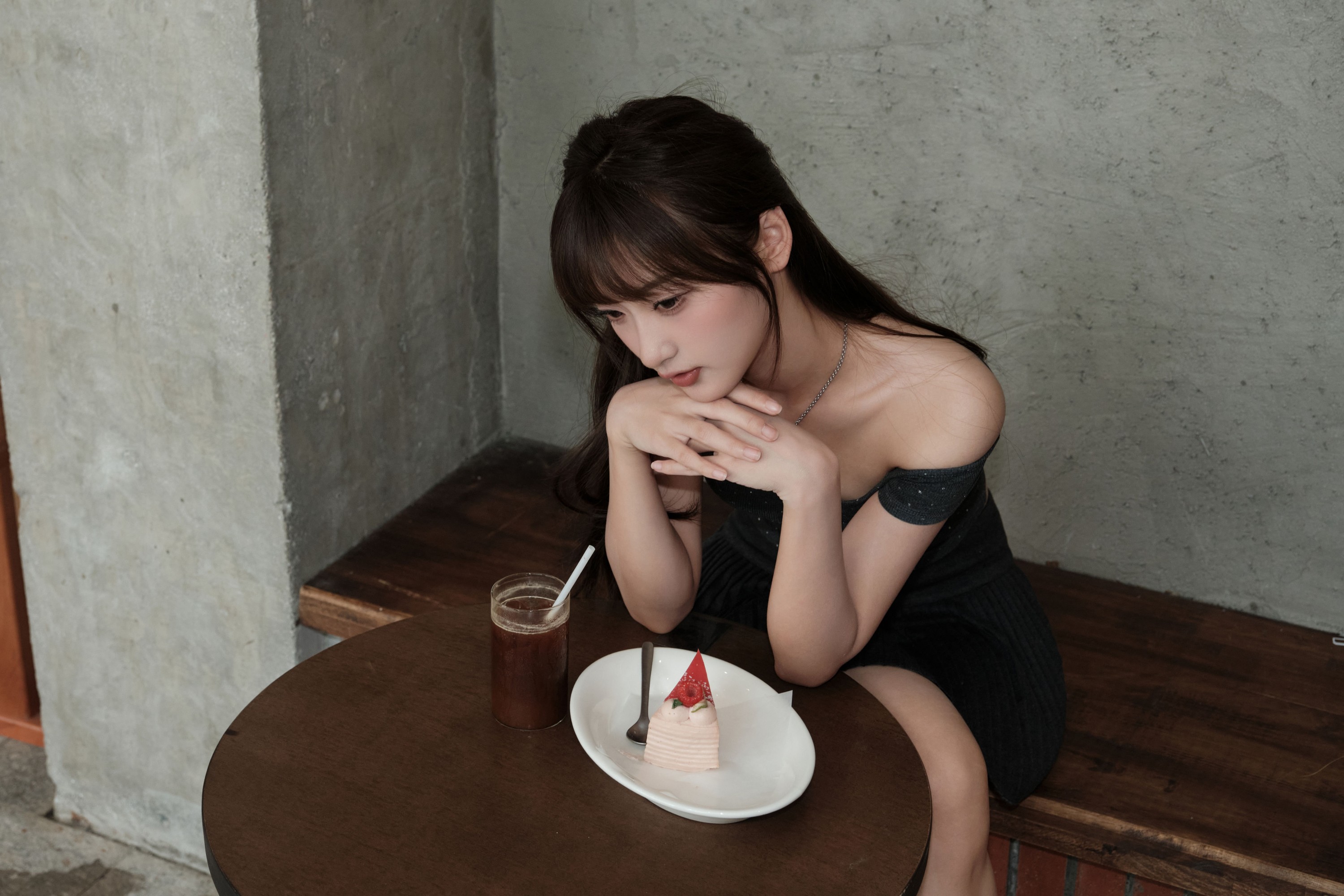 图片[6]-陈年小九 – 《面包女孩》[33P]-COS写真在线网